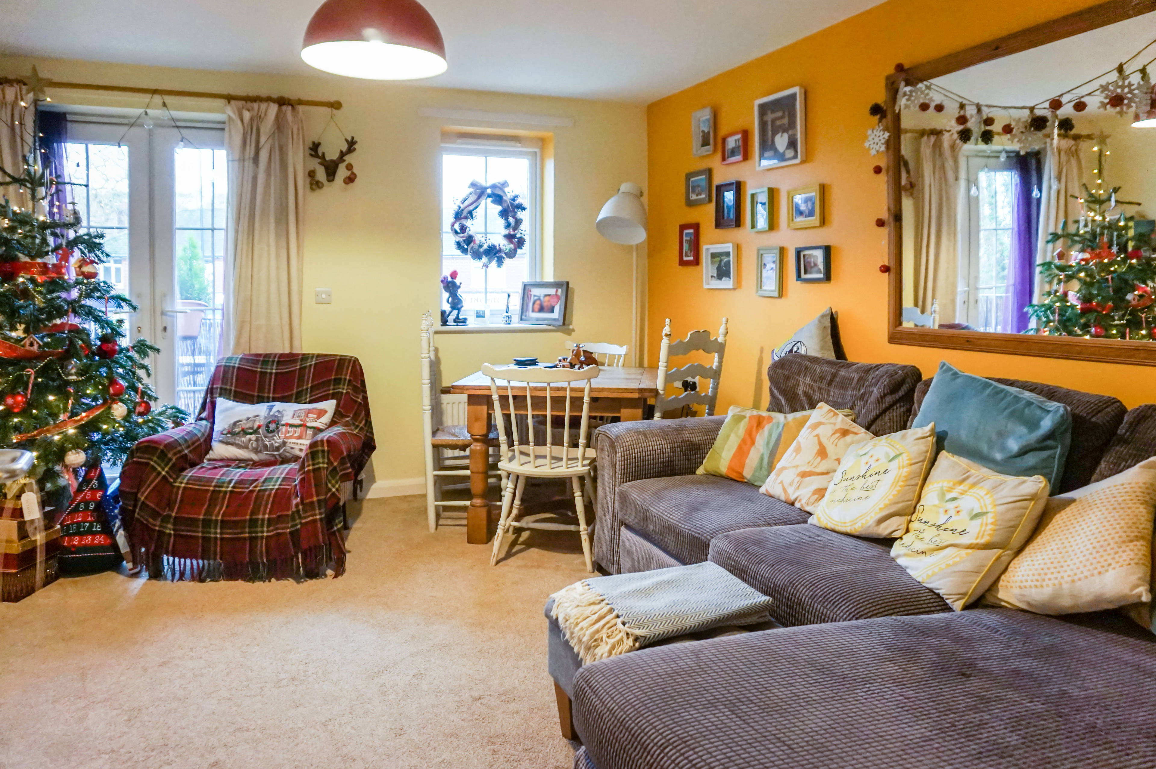 Lounge/Dining Room