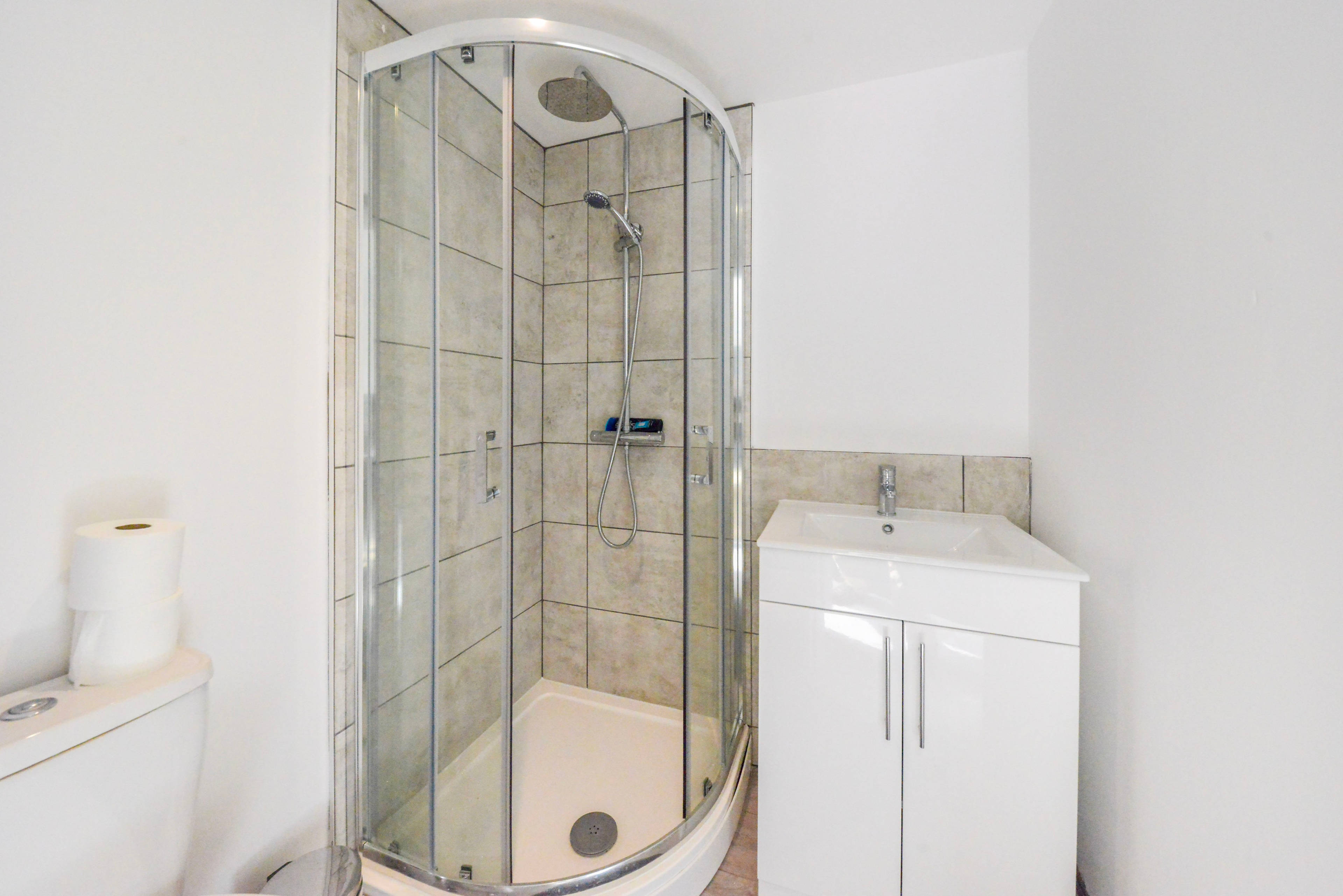 Annexe Shower Room