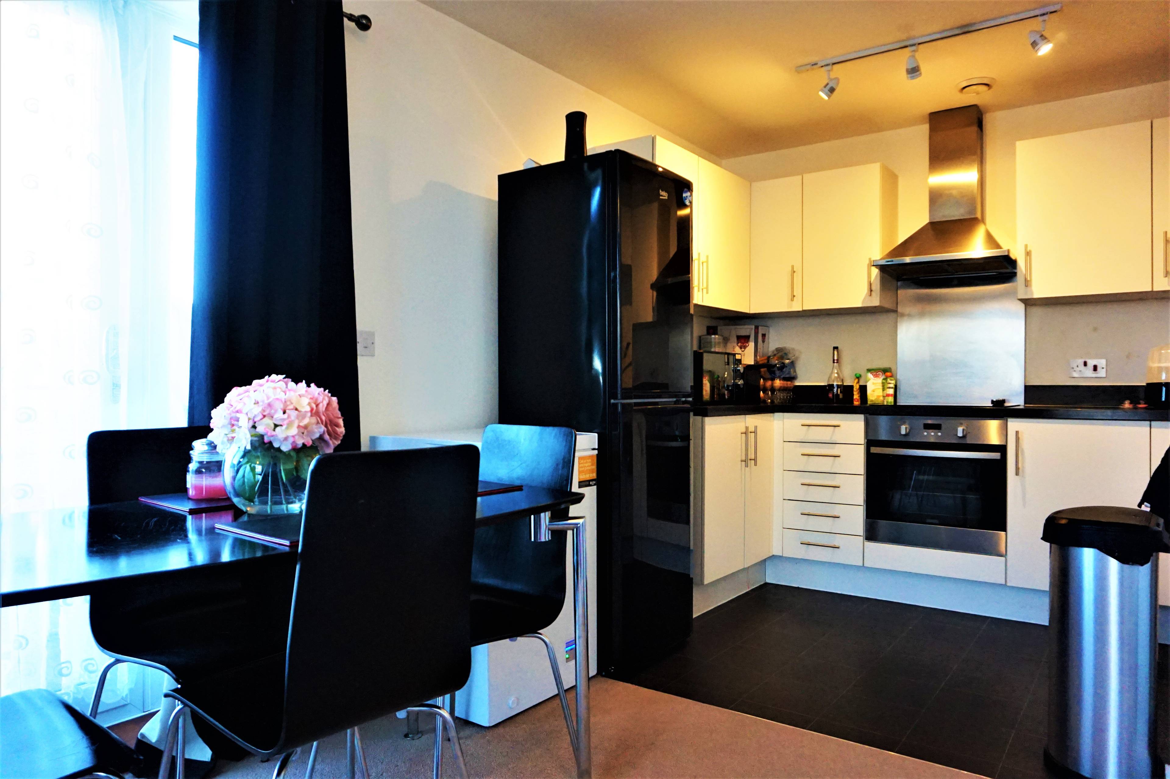Lounge / Kitchen