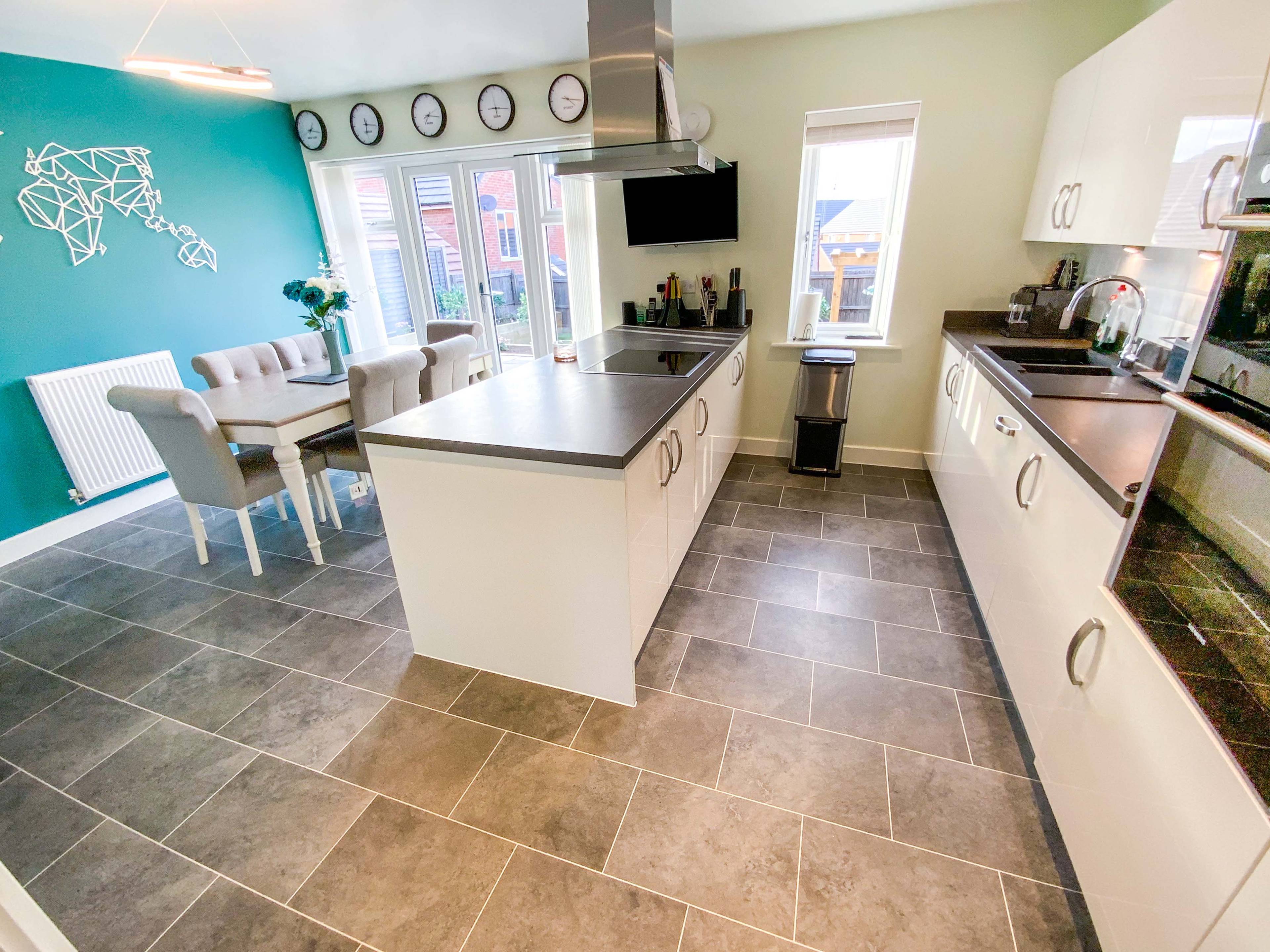 Kitchen/Dining Room