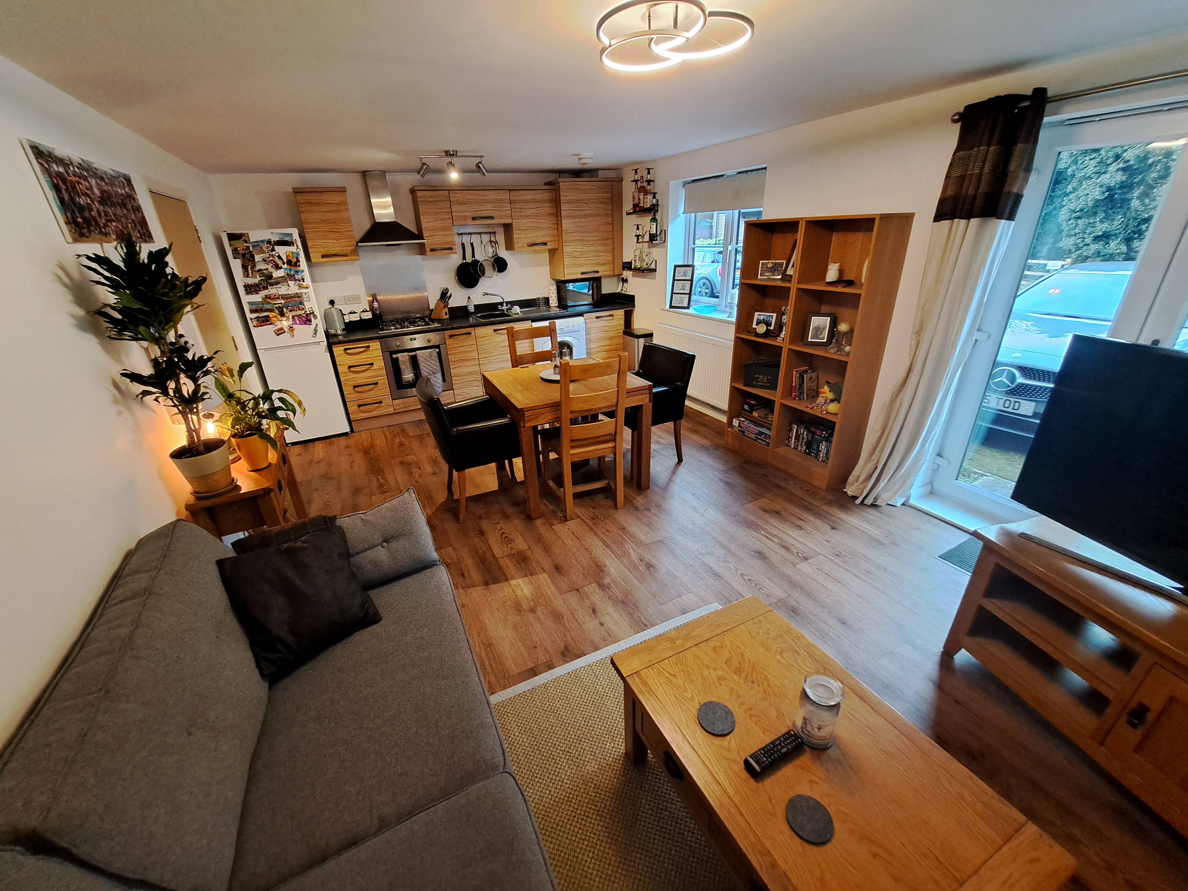Lounge / Kitchen