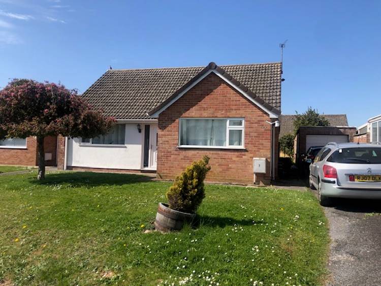 3 bedroom detached bungalow