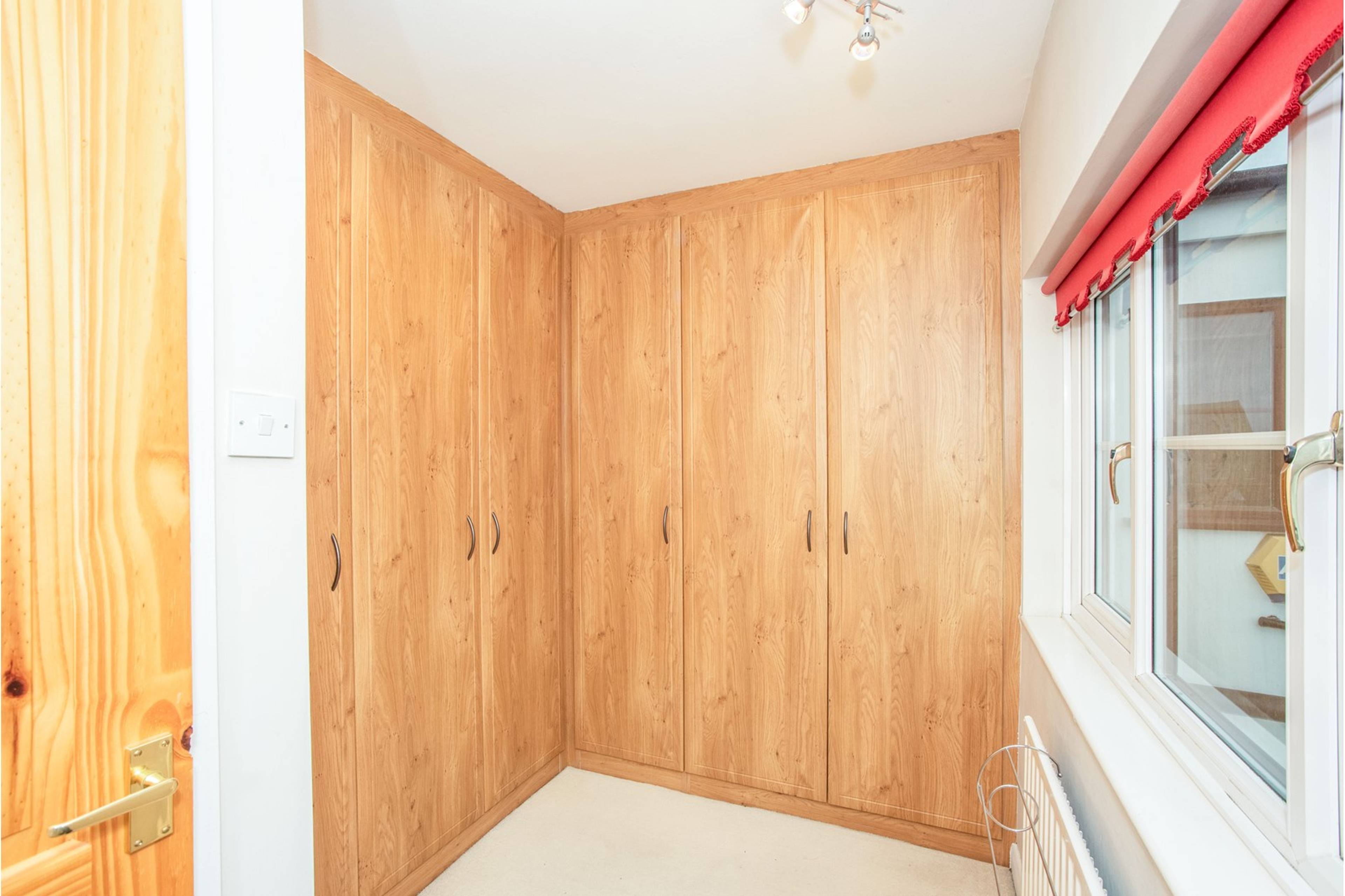 Walk-in Wardrobe