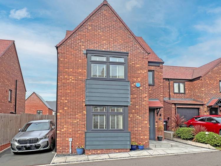 4 bedroom detached house