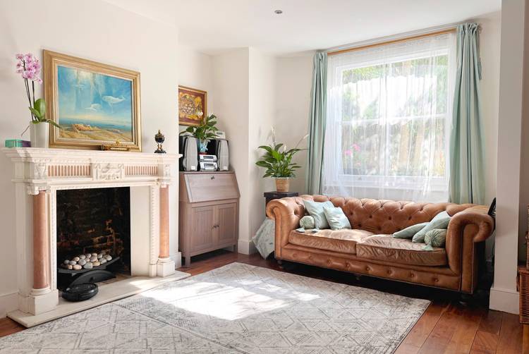 2 bedroom ground floor flat