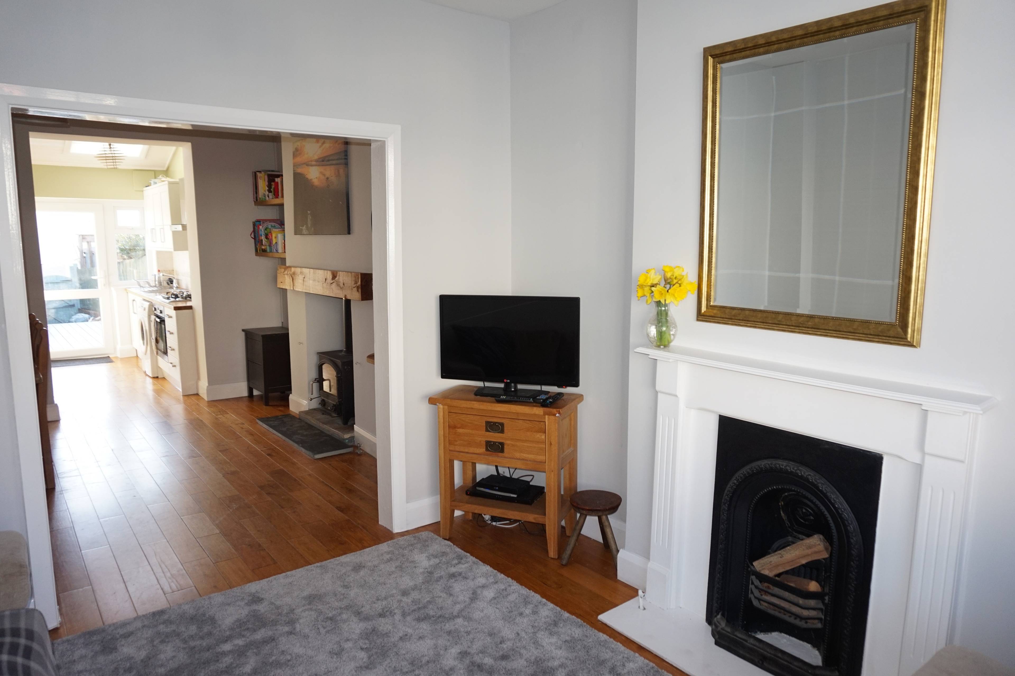 Lounge/Dining Room