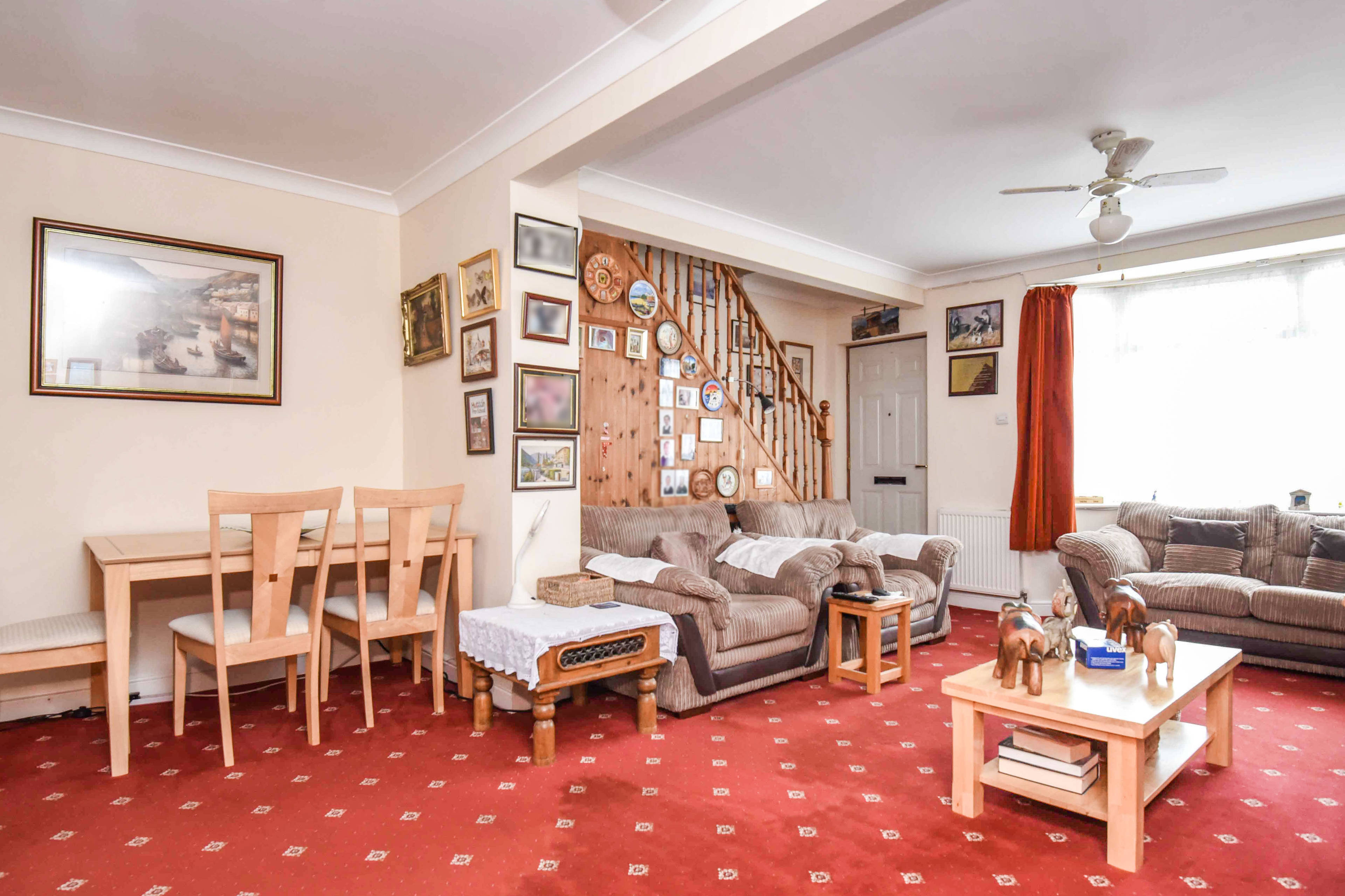 Lounge/Dining Room