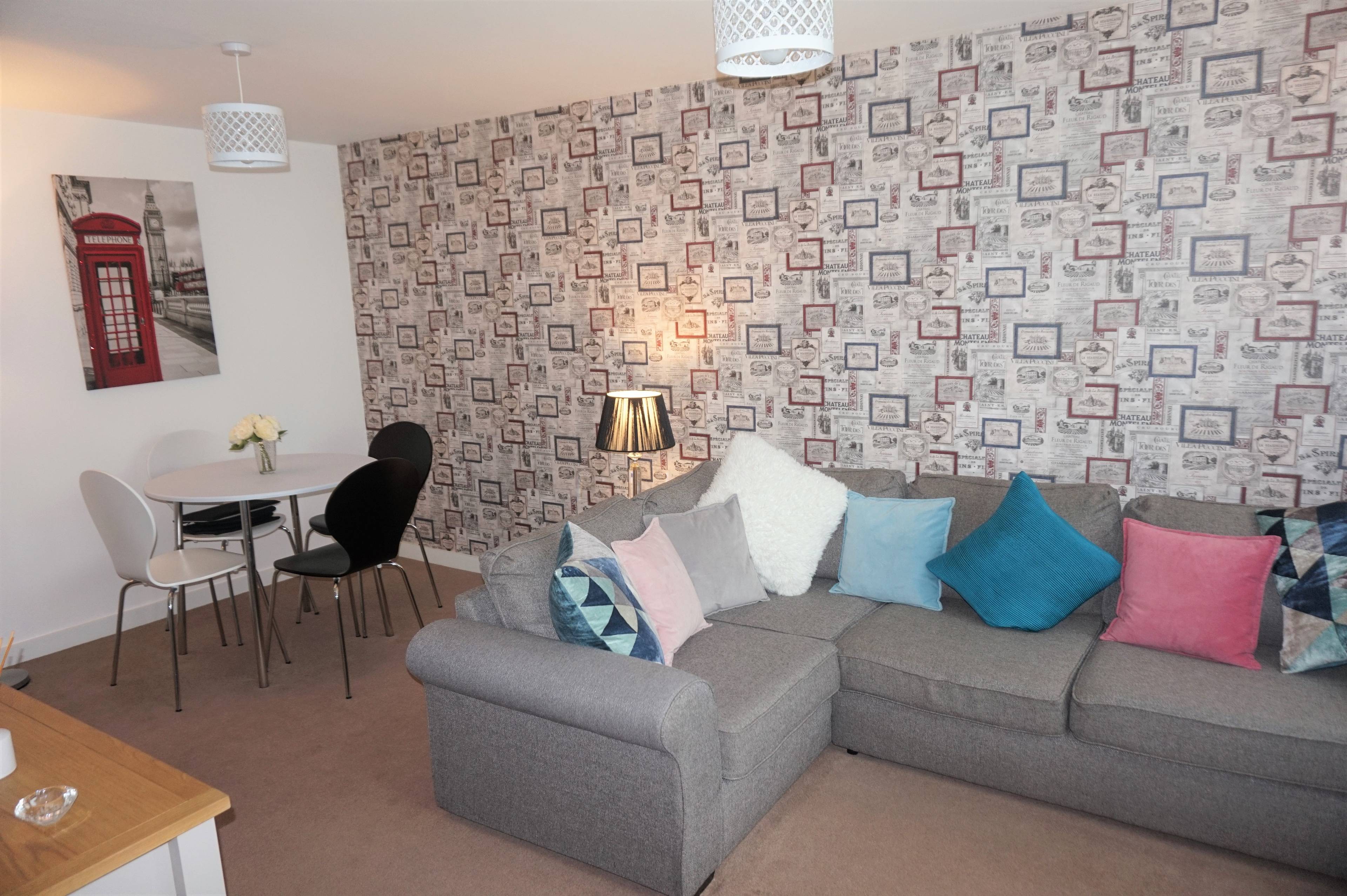 Lounge/Dining Room