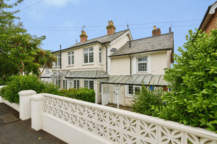 3 bedroom semi-detached house