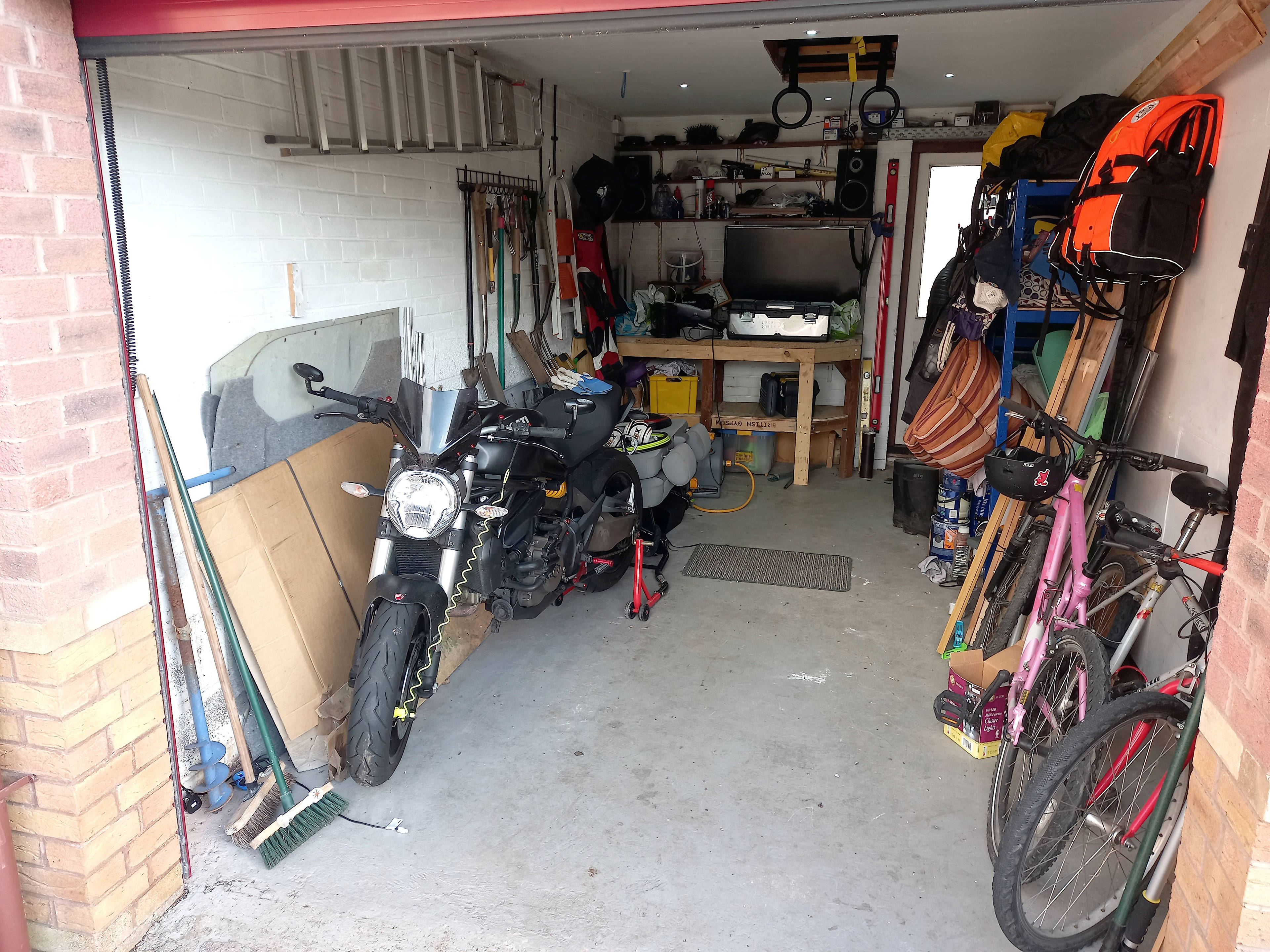 Garage
