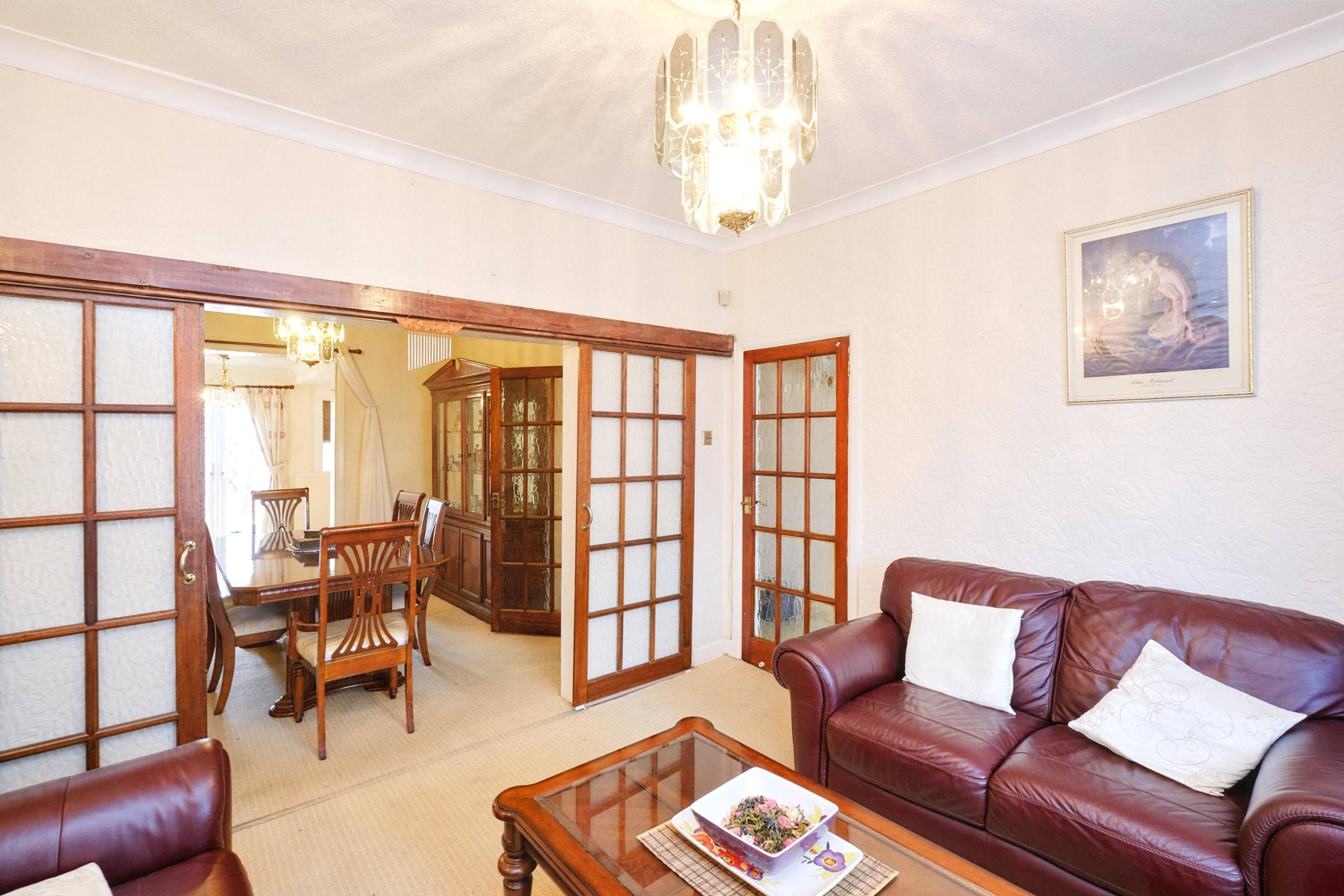 Lounge/Dining Room