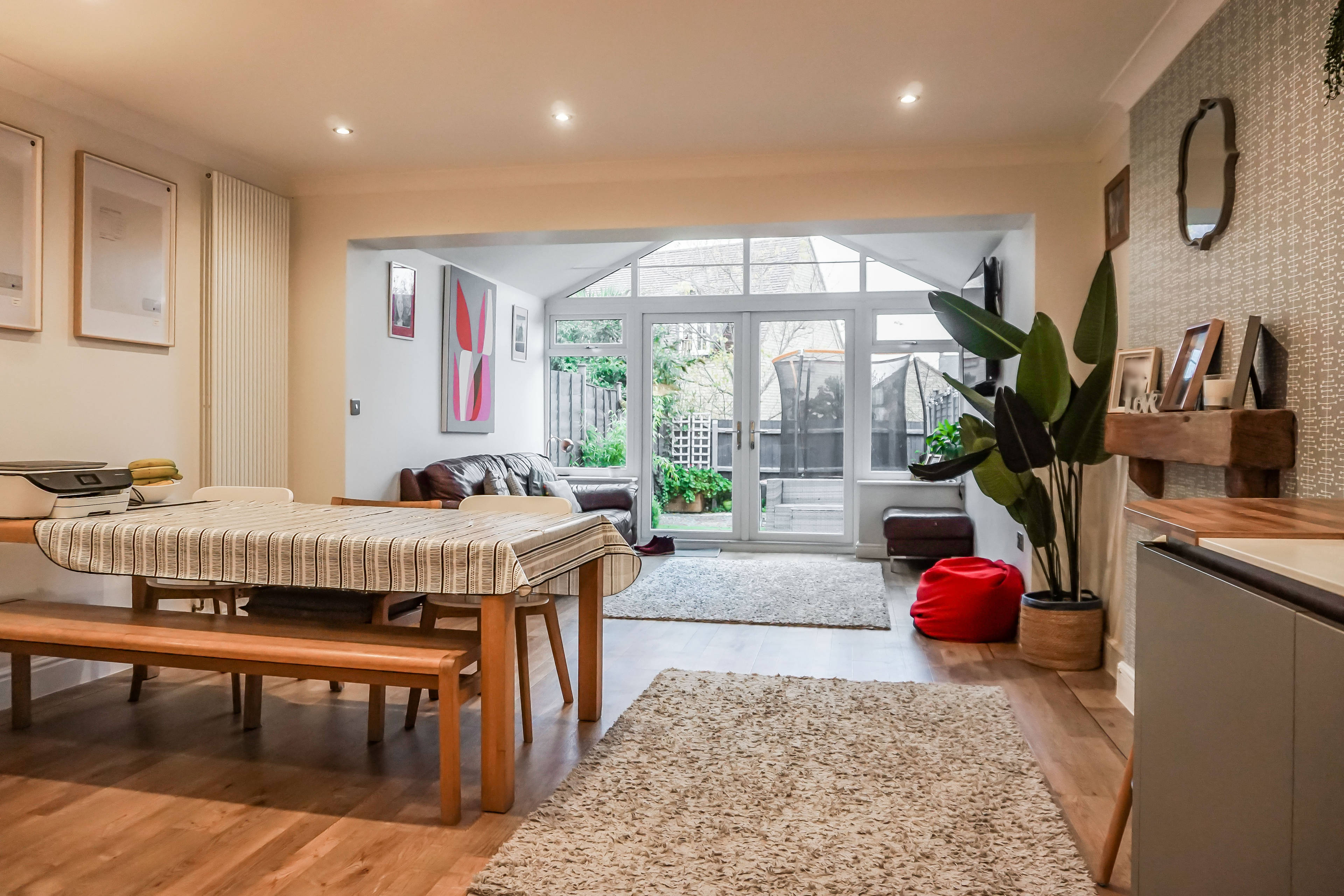 Lounge/Dining Room