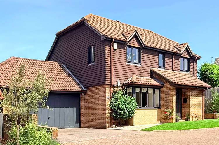 4 bedroom detached house