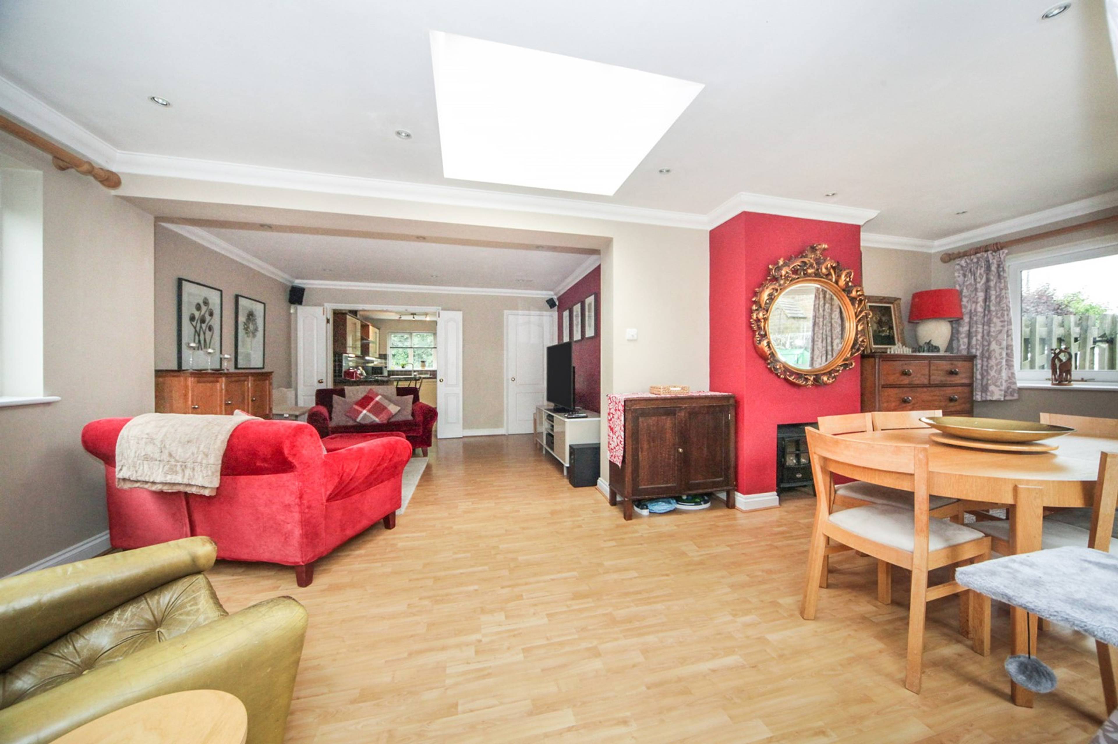 Lounge/Dining Room