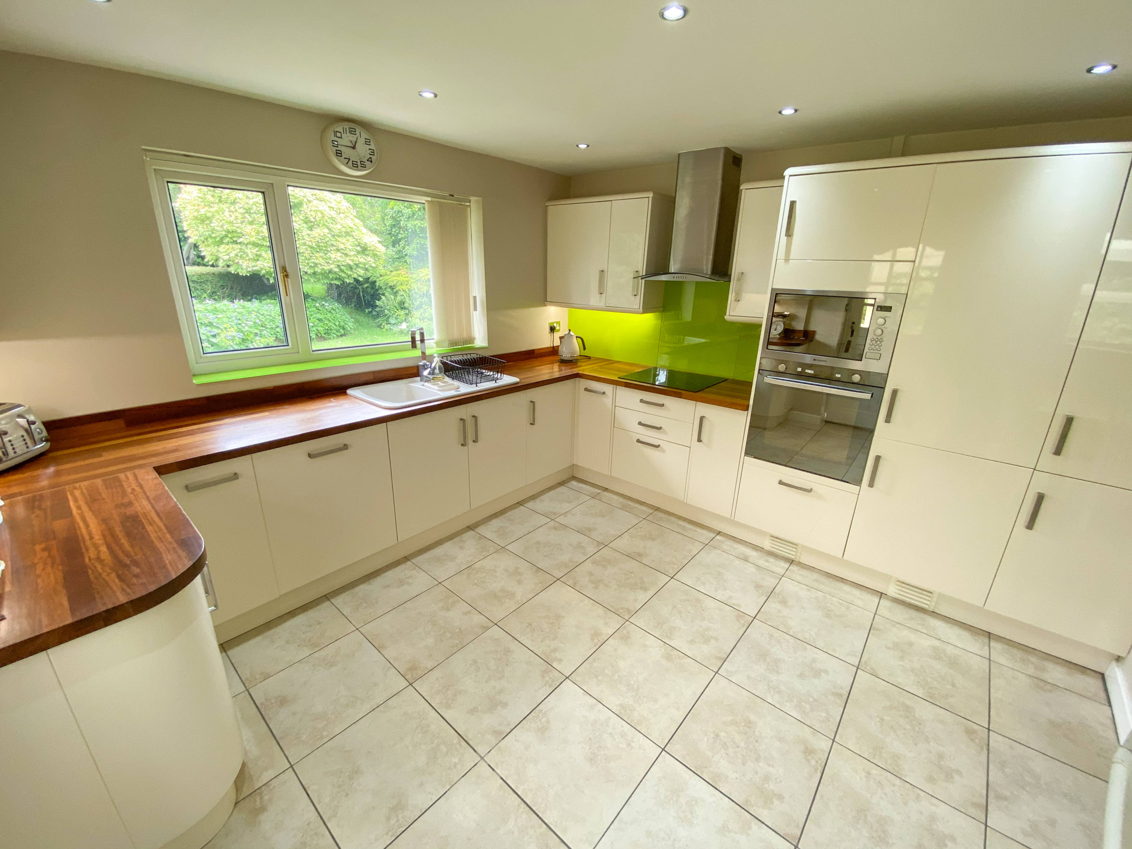 Kitchen/Breakfast