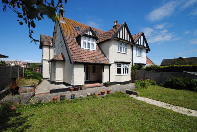 7 bedroom character property