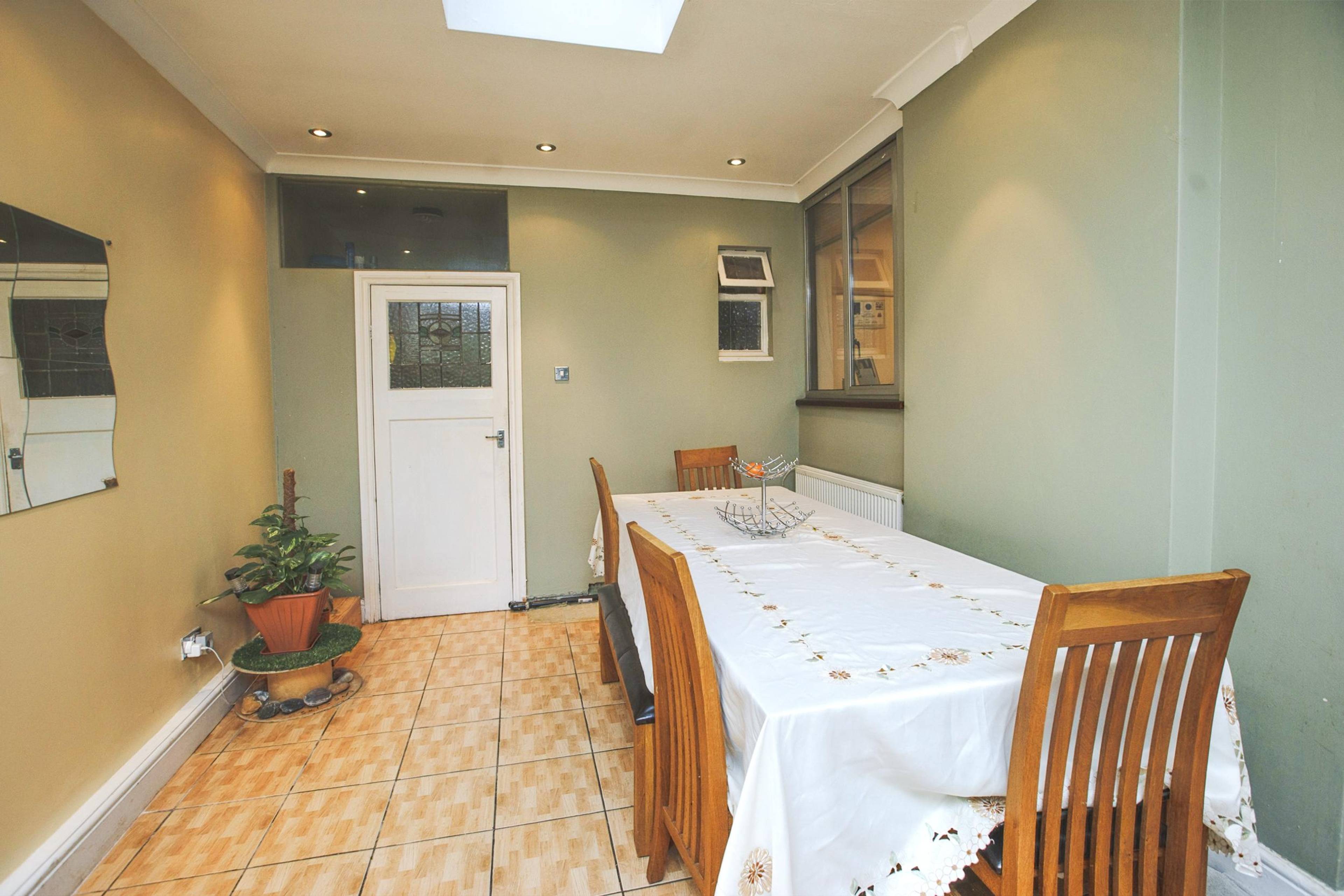 Breakfast Room