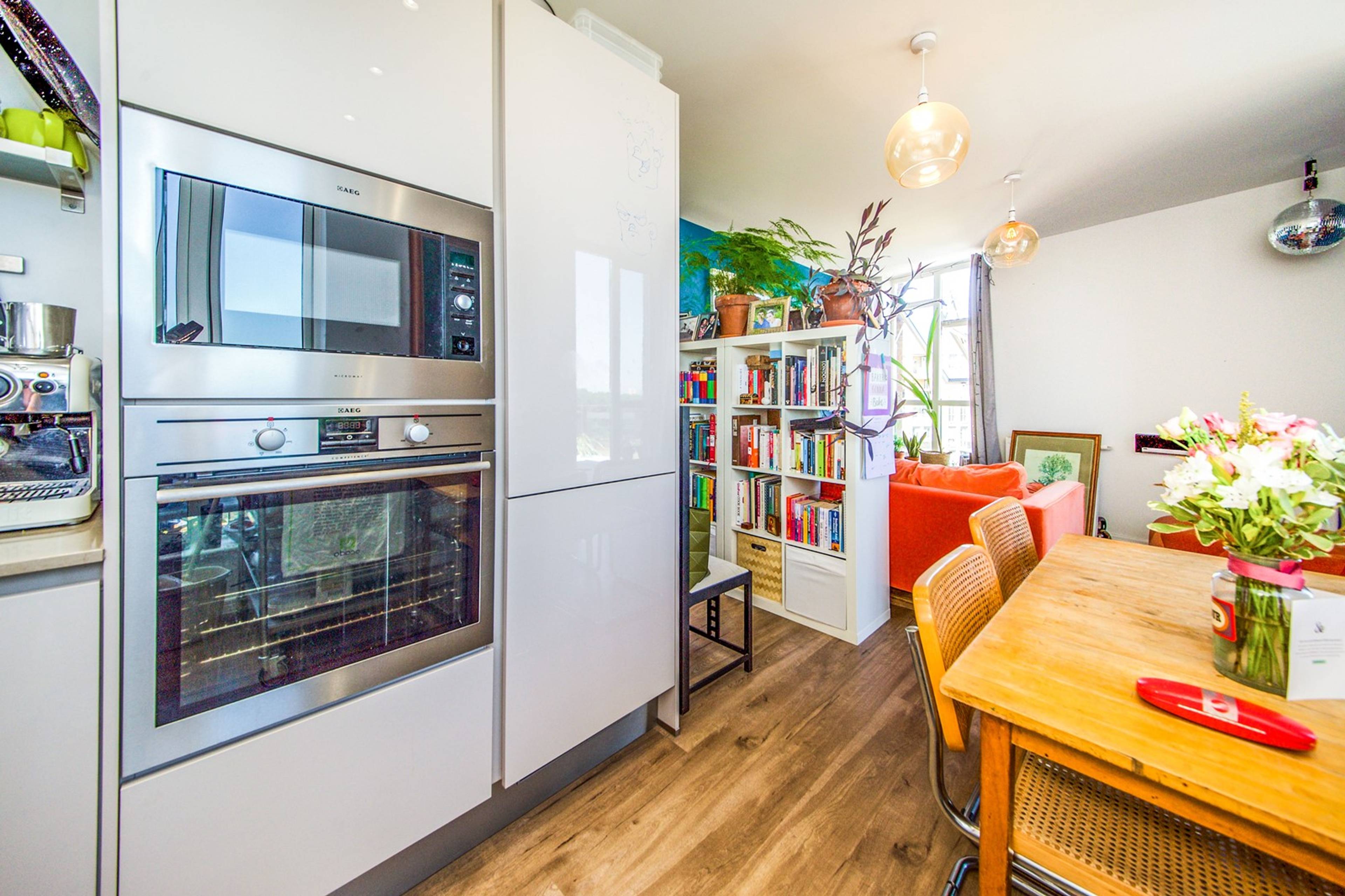 Lounge / Kitchen