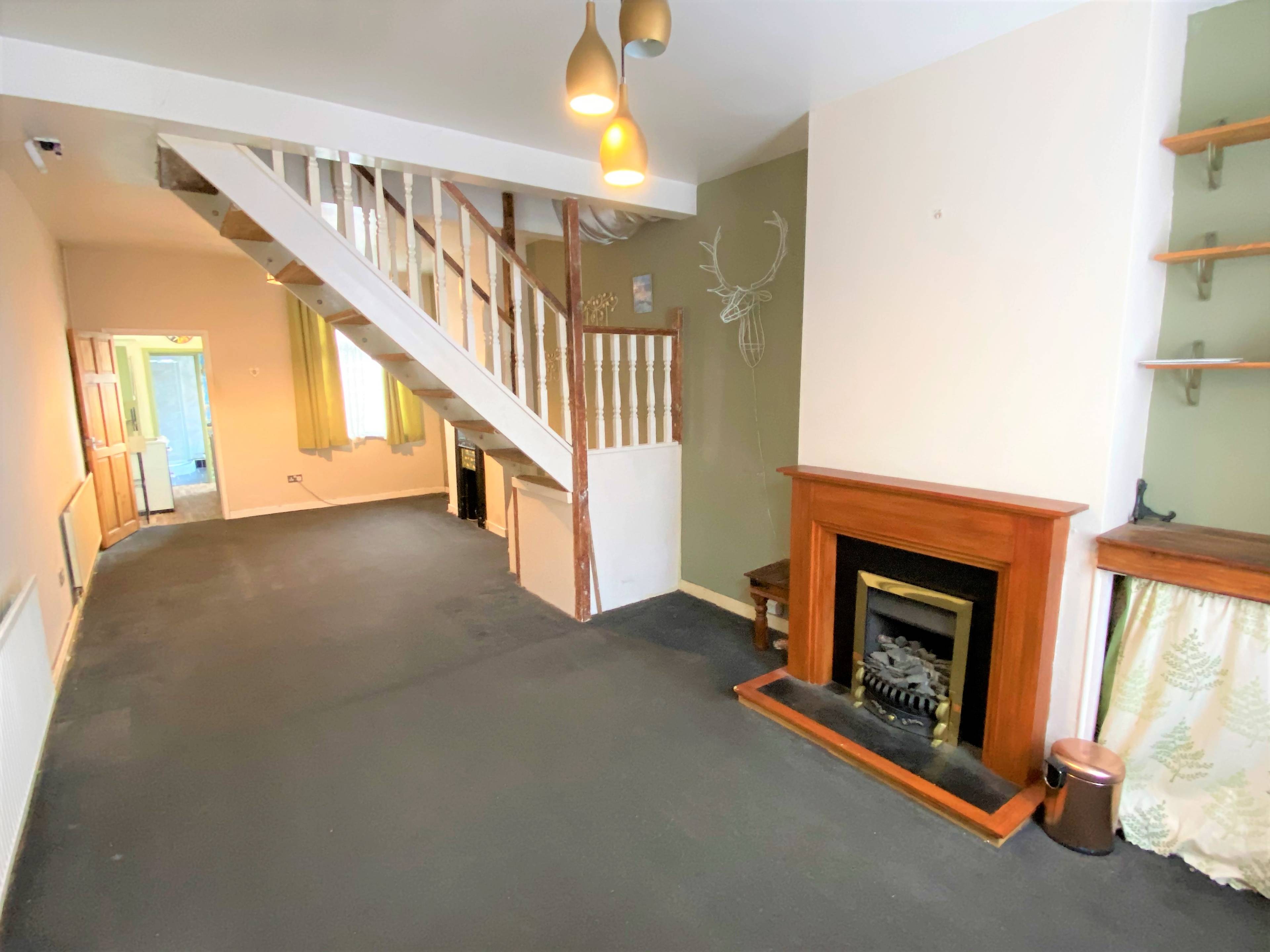 Lounge/Dining Room