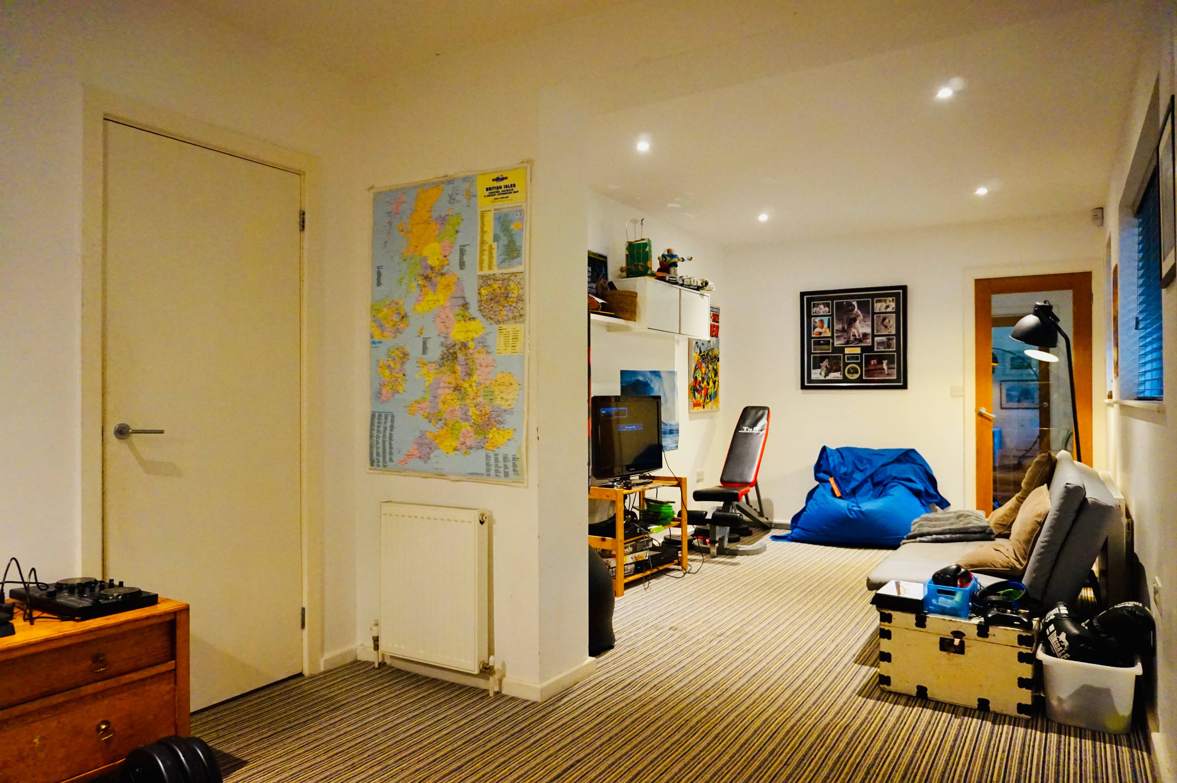 Lounge/Family/Games