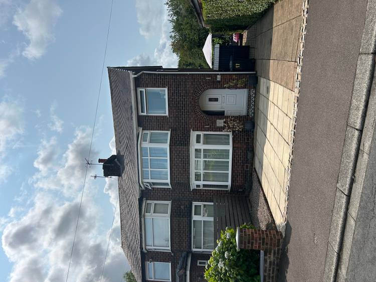 3 bedroom semi-detached house