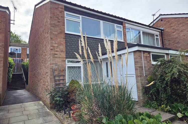 3 bedroom end of terrace house
