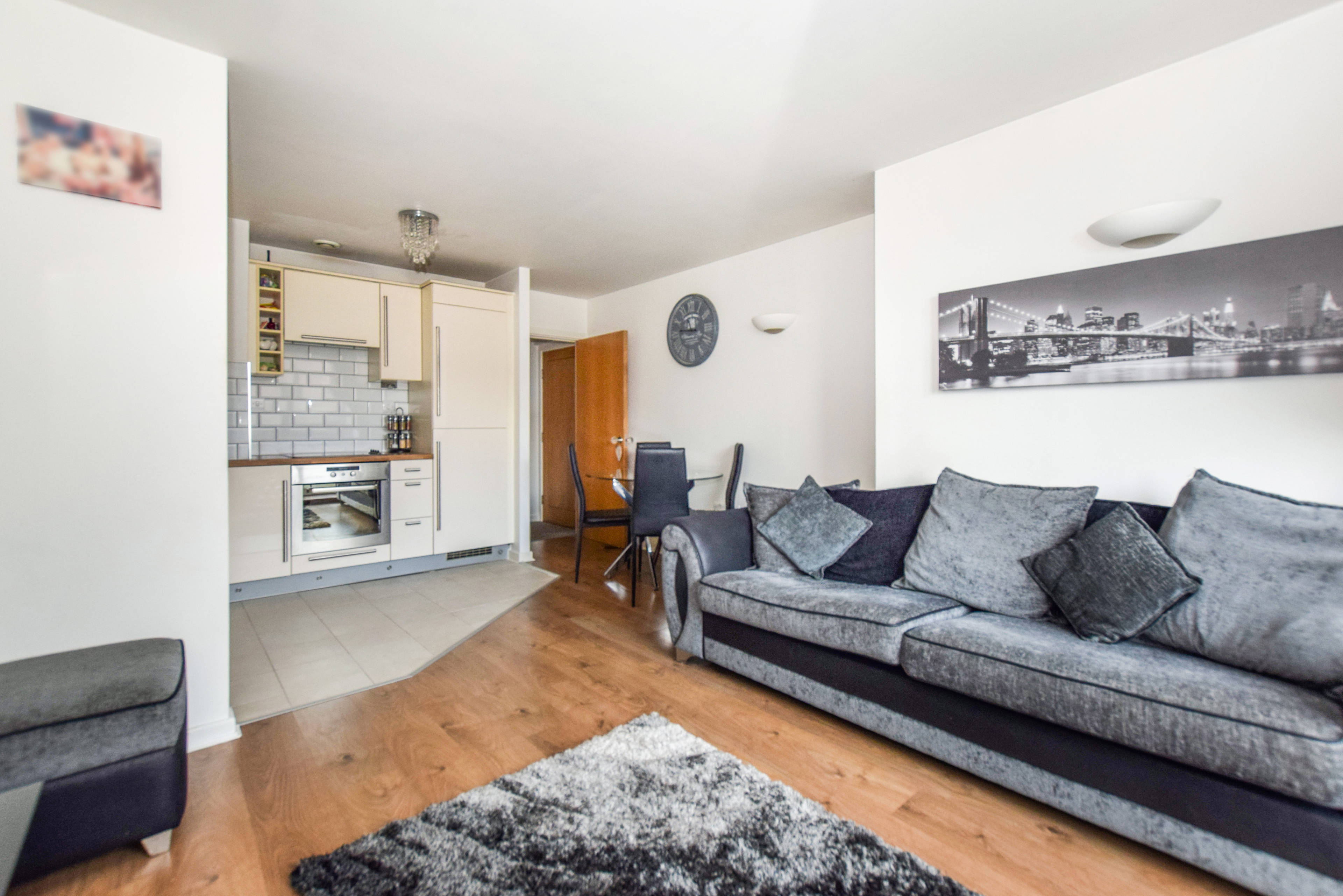 Lounge / Kitchen