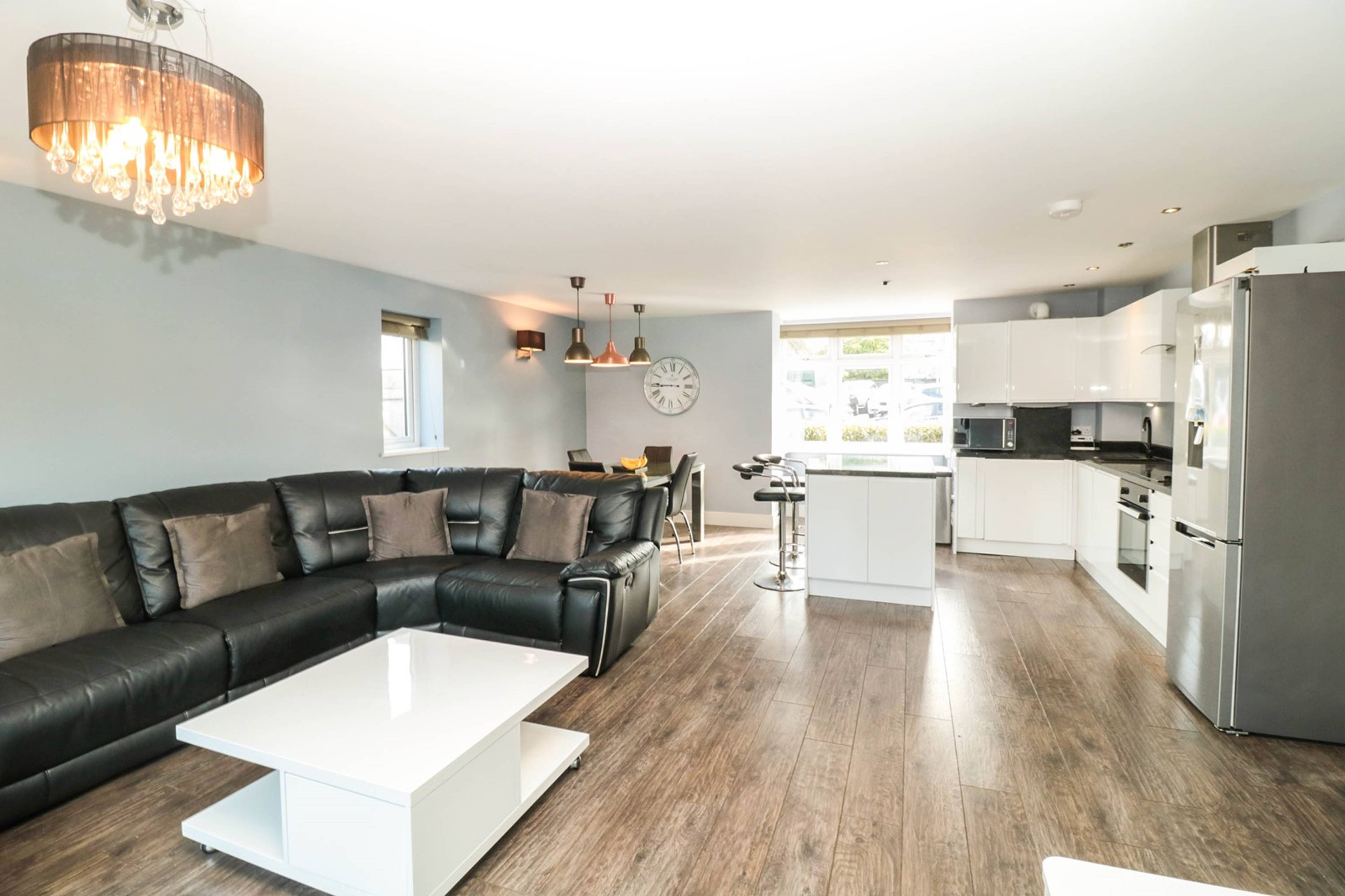 Lounge / Kitchen