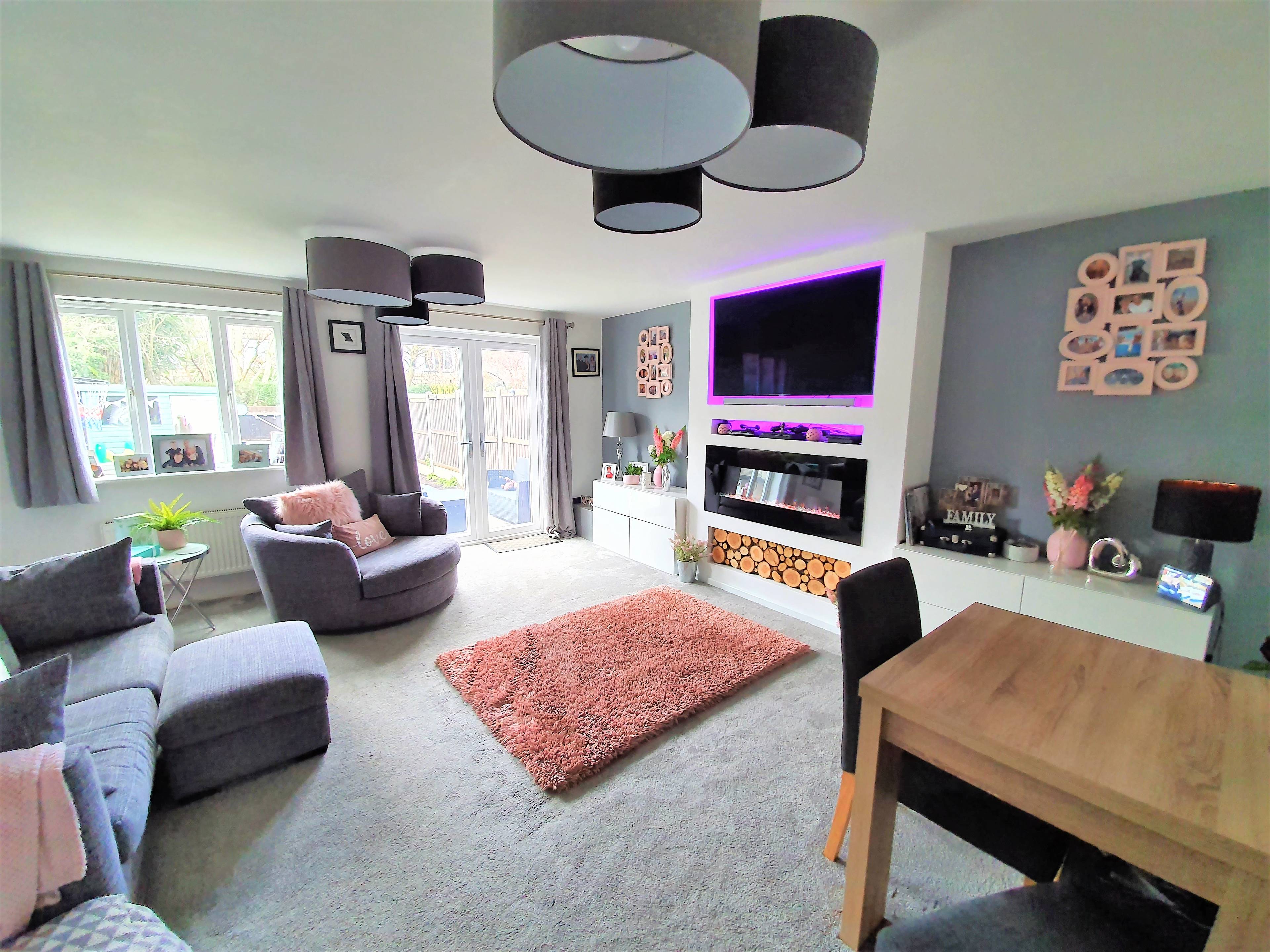 Lounge/Dining Room