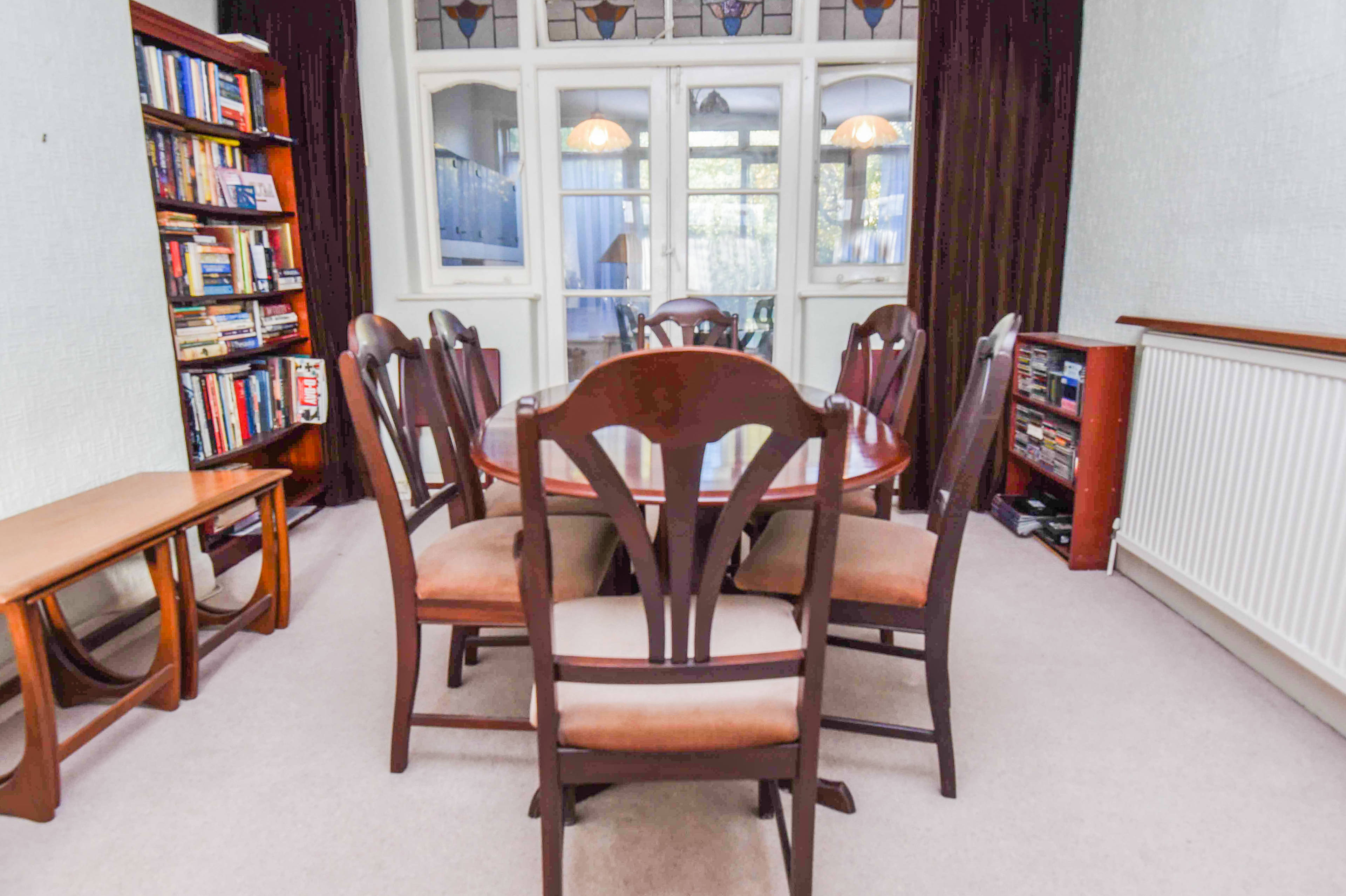 Lounge/Dining Room