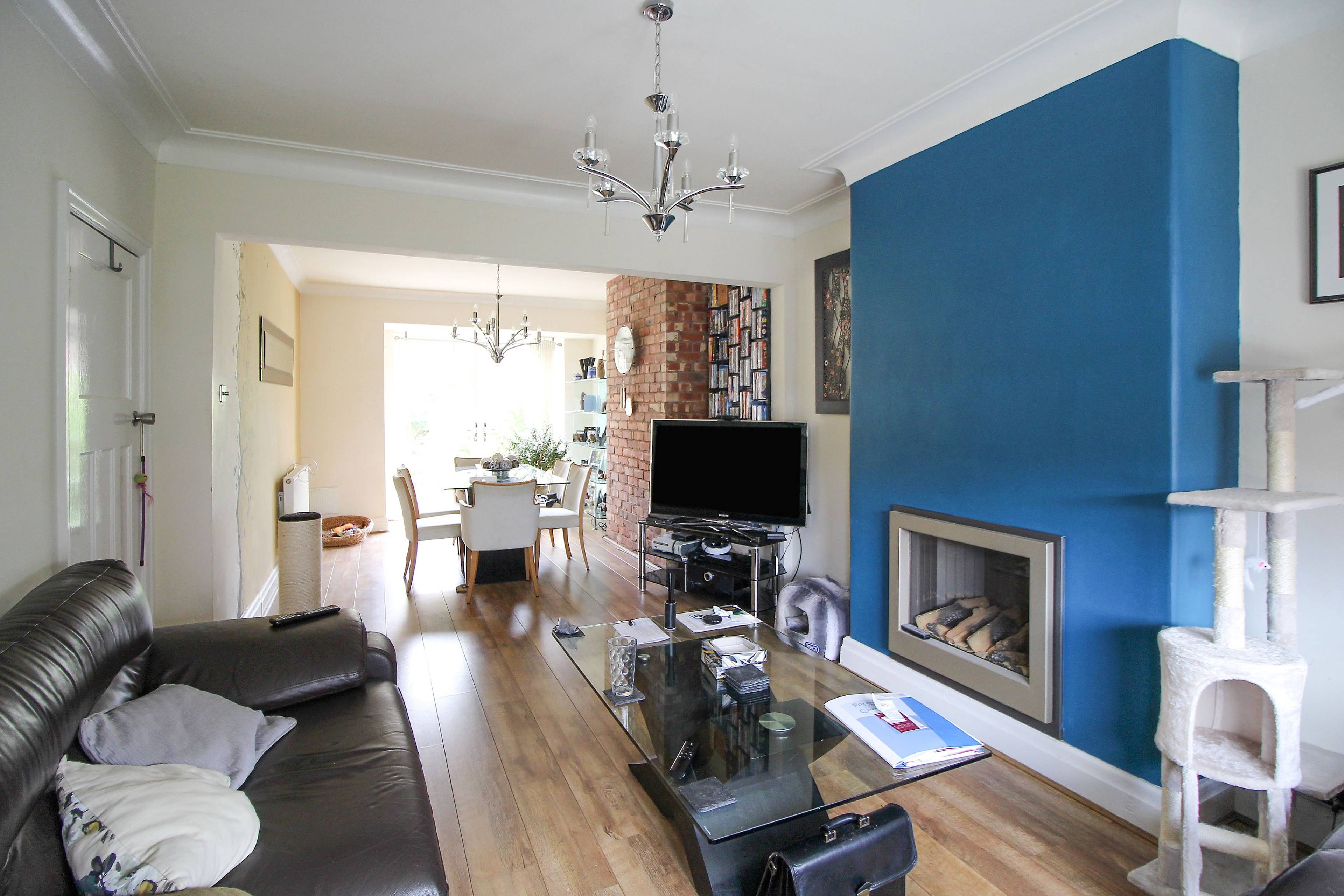 Lounge/Dining Room