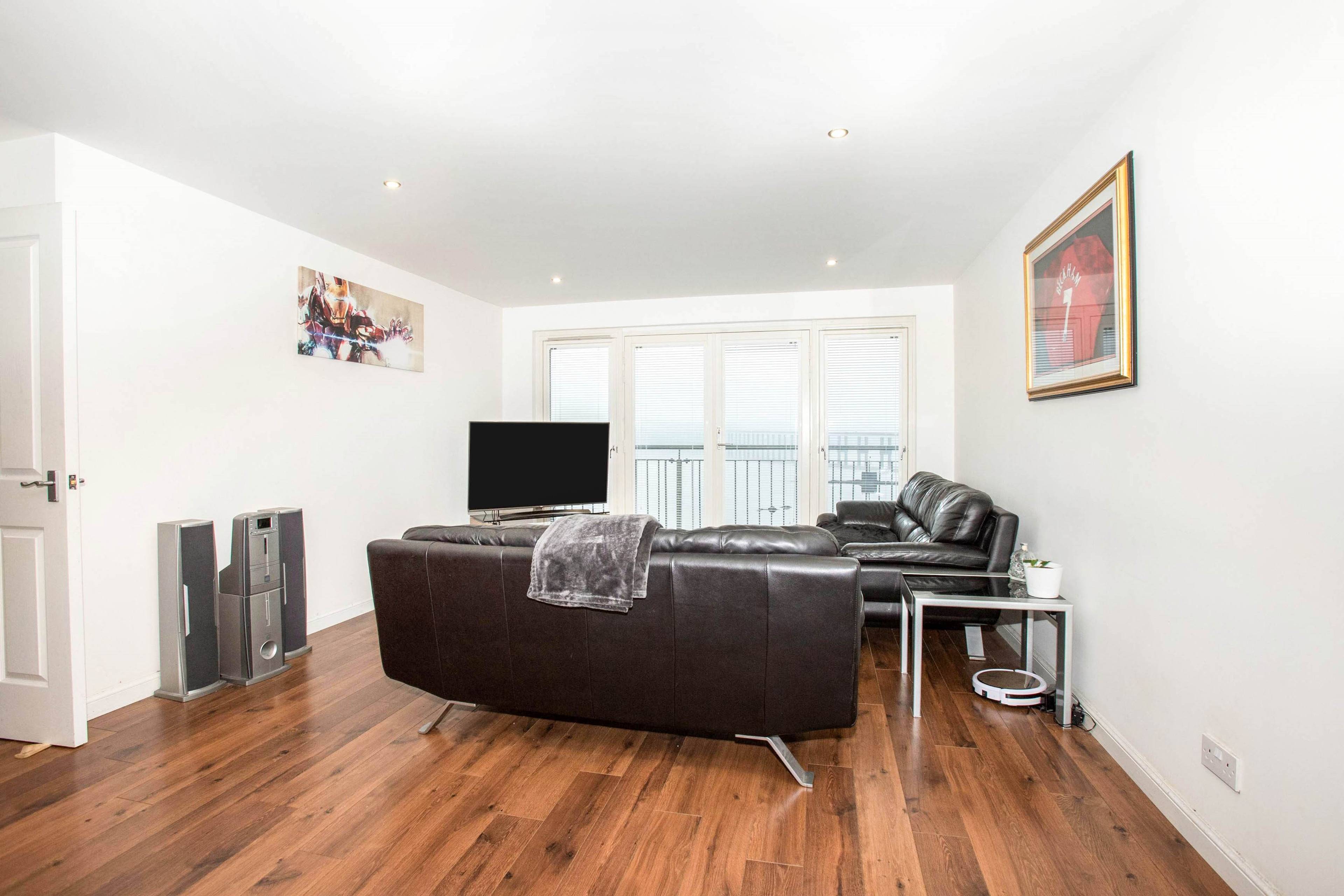 Lounge / Kitchen