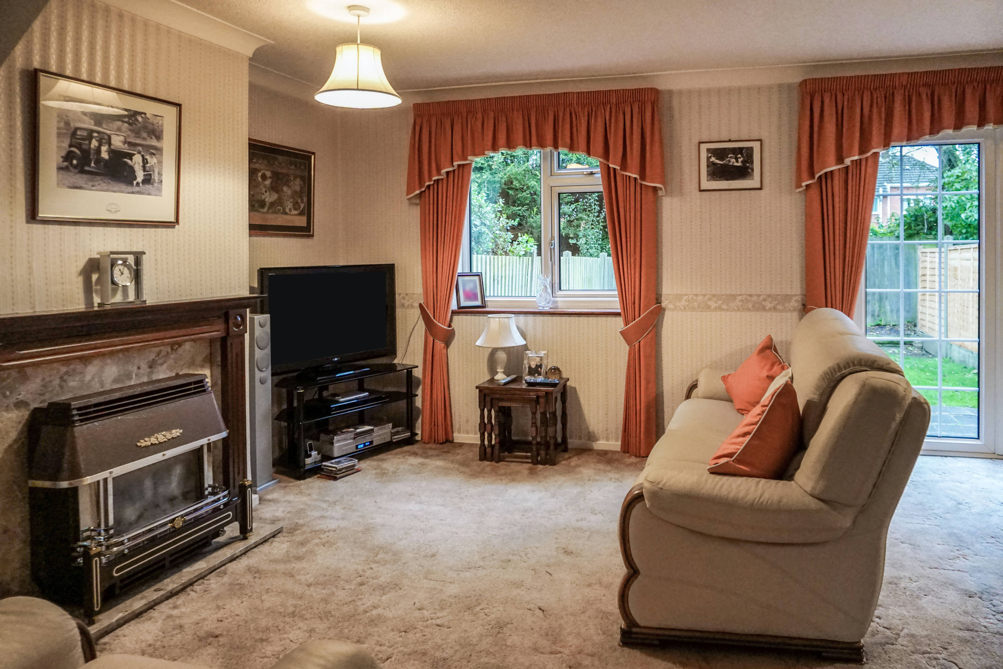 Lounge/Dining Room
