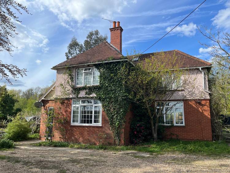 4 bedroom detached house