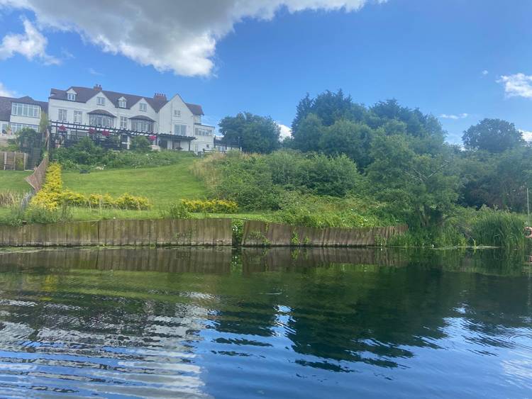 5 bedroom terraced house