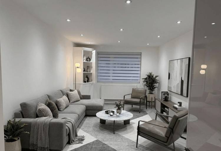1 bedroom purpose-built flat