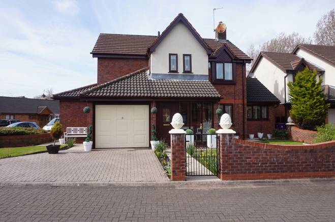 4 bedroom detached house for sale in Kendal Park, Liverpool, L12 9LS