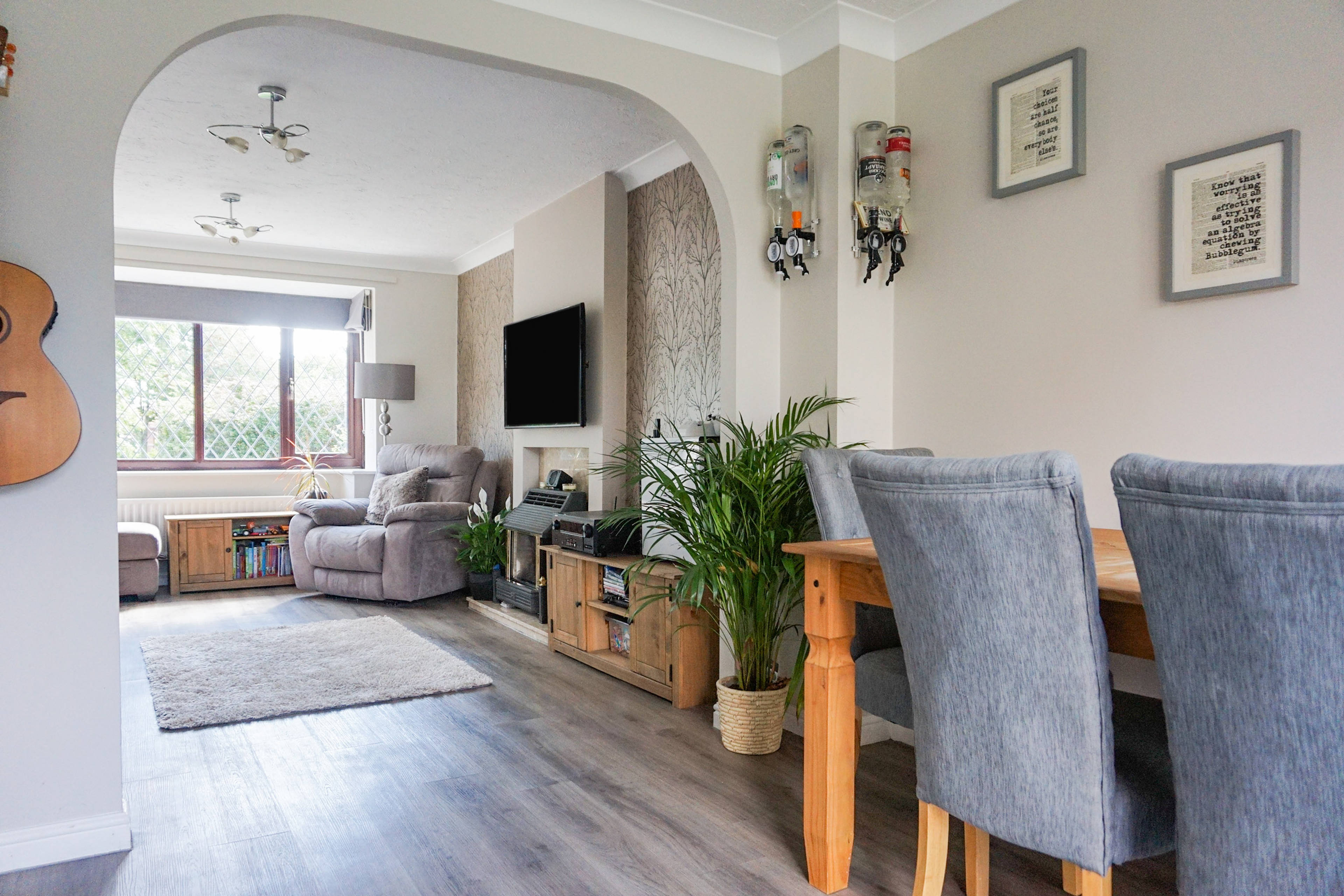 Lounge/Dining Room