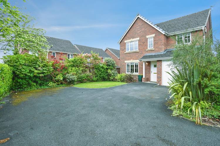 4 bedroom detached house