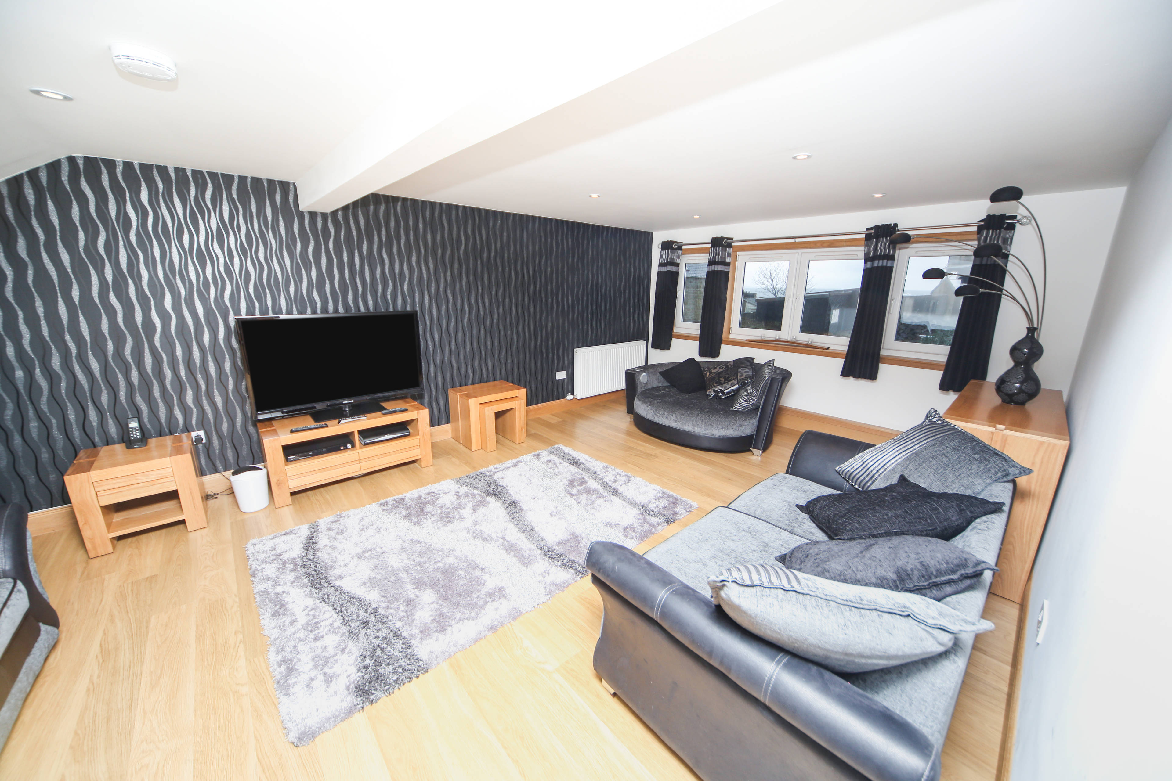 Lounge/Family/Games