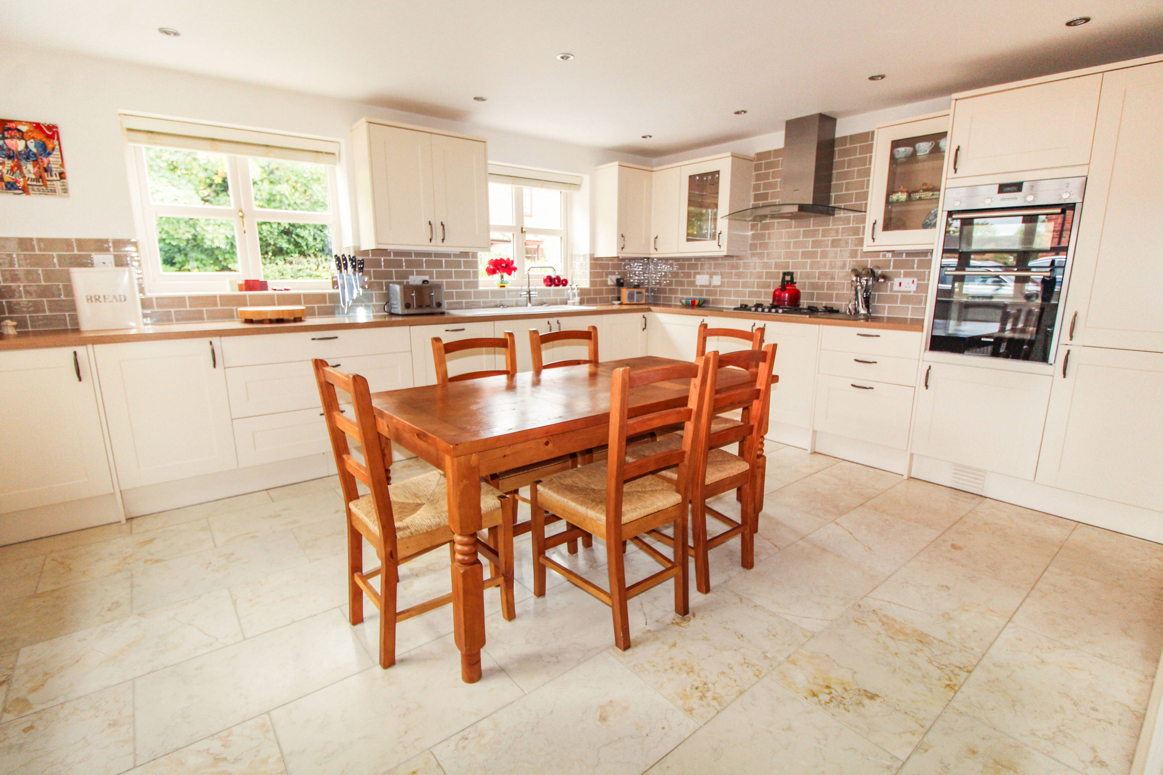 Kitchen/Breakfast