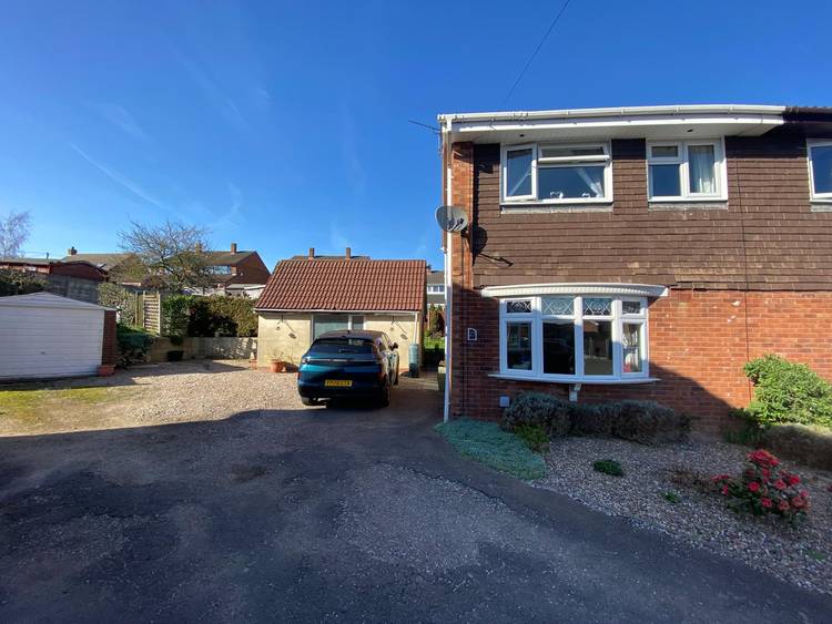 3 bedroom semi-detached house