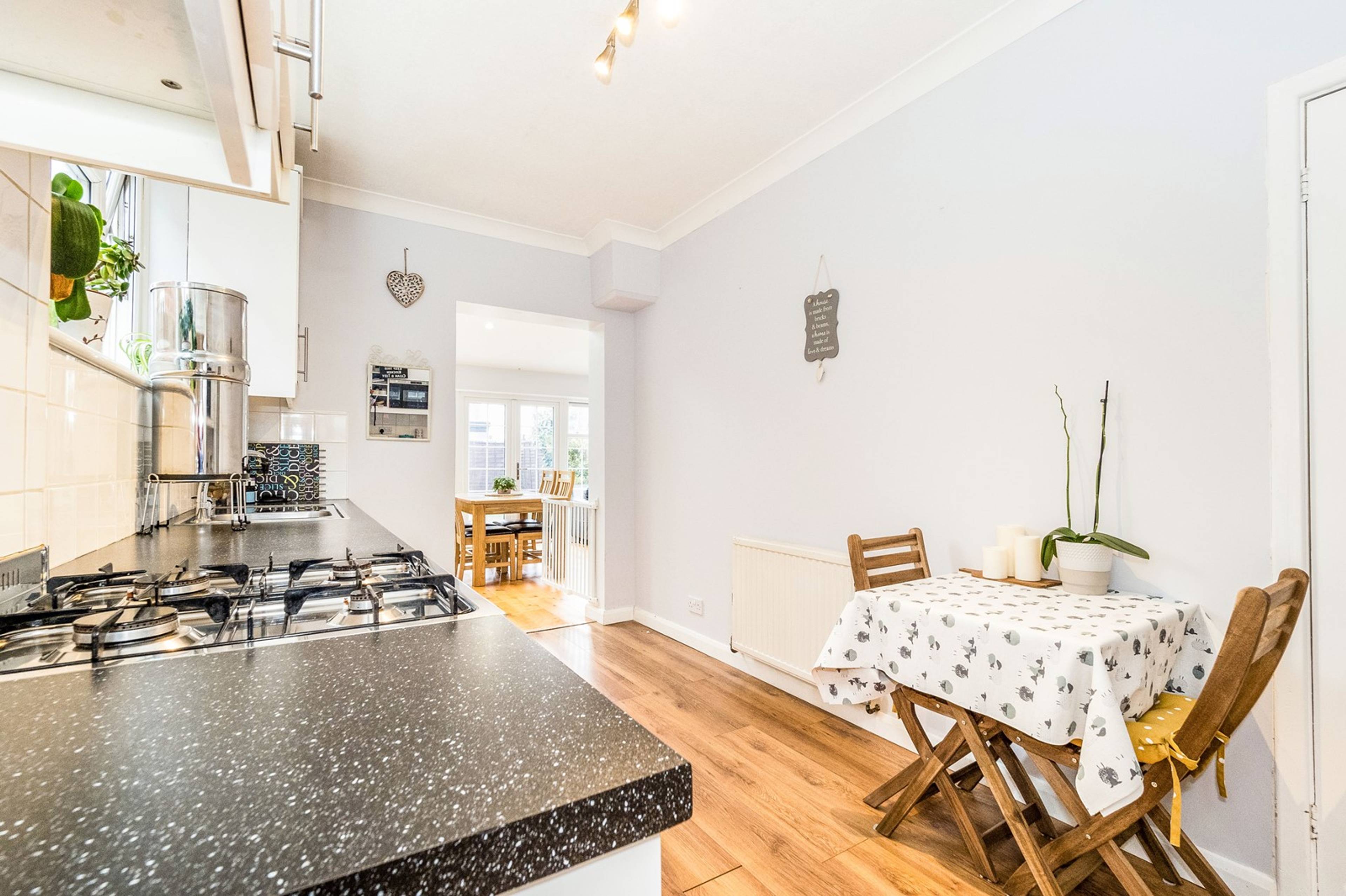 Kitchen/Breakfast