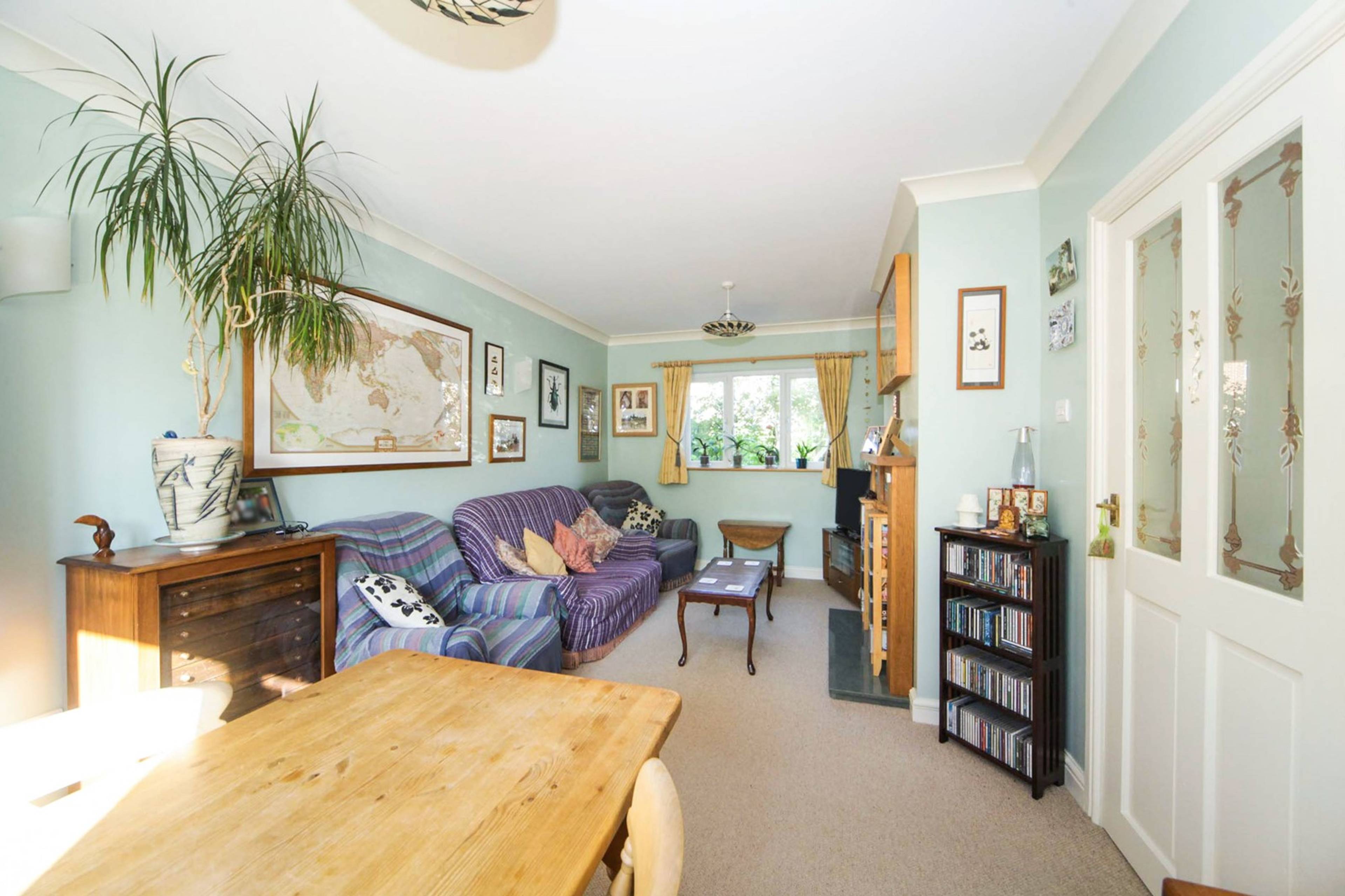 Lounge/Dining Room