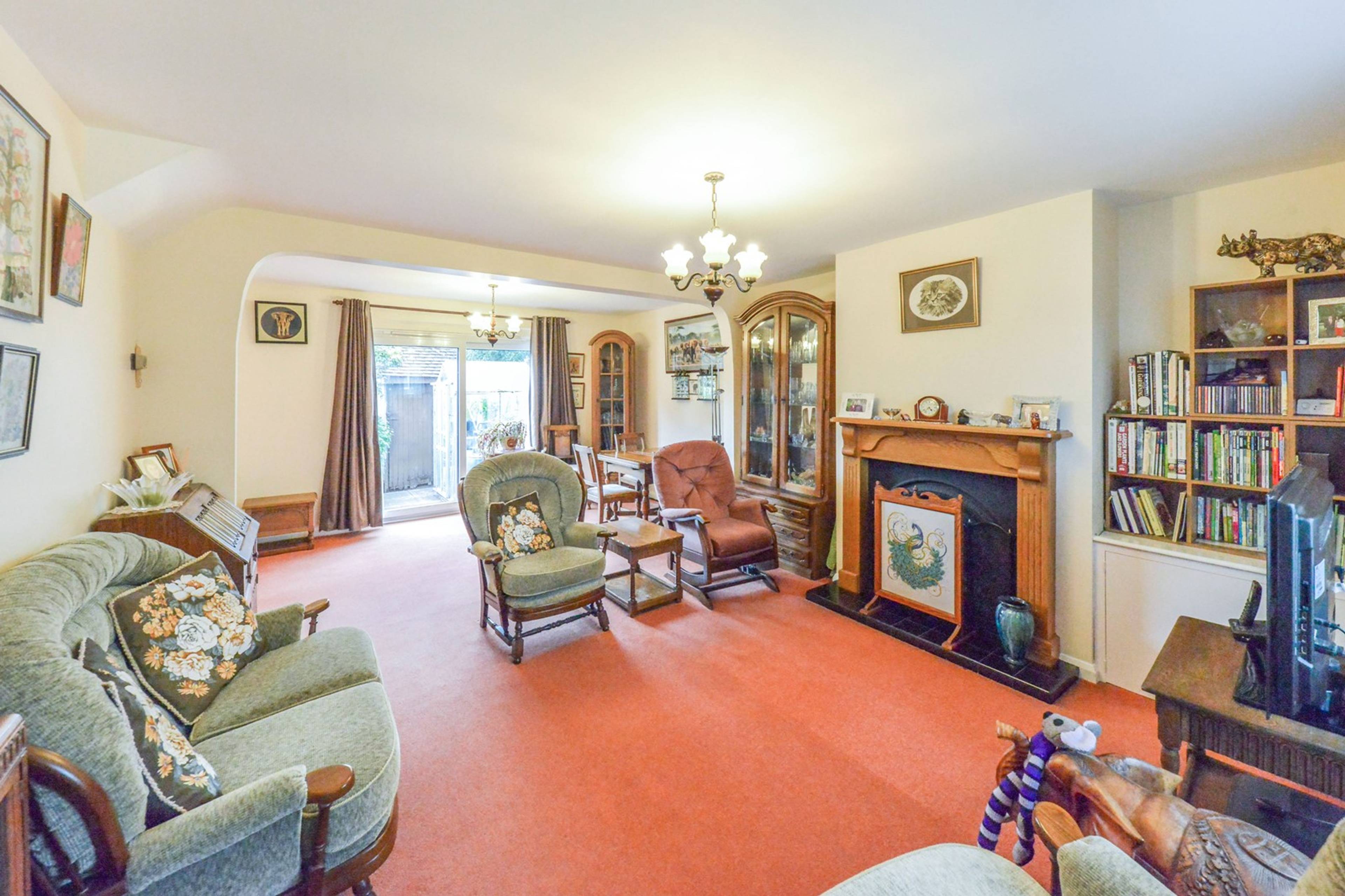 Lounge/Dining Room