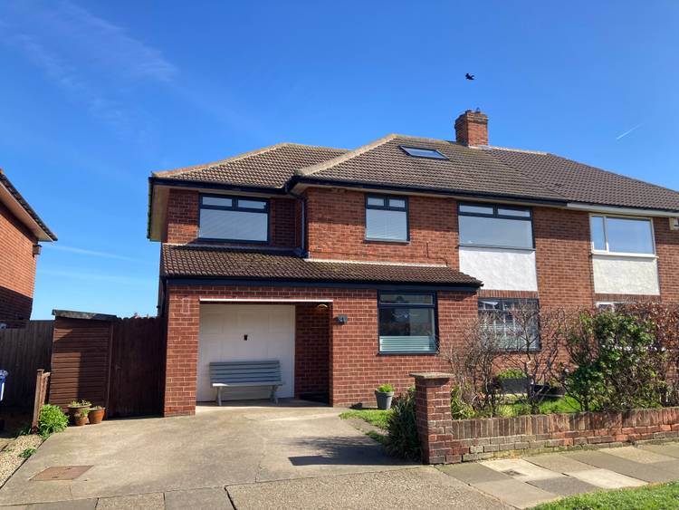 3 bedroom semi-detached house