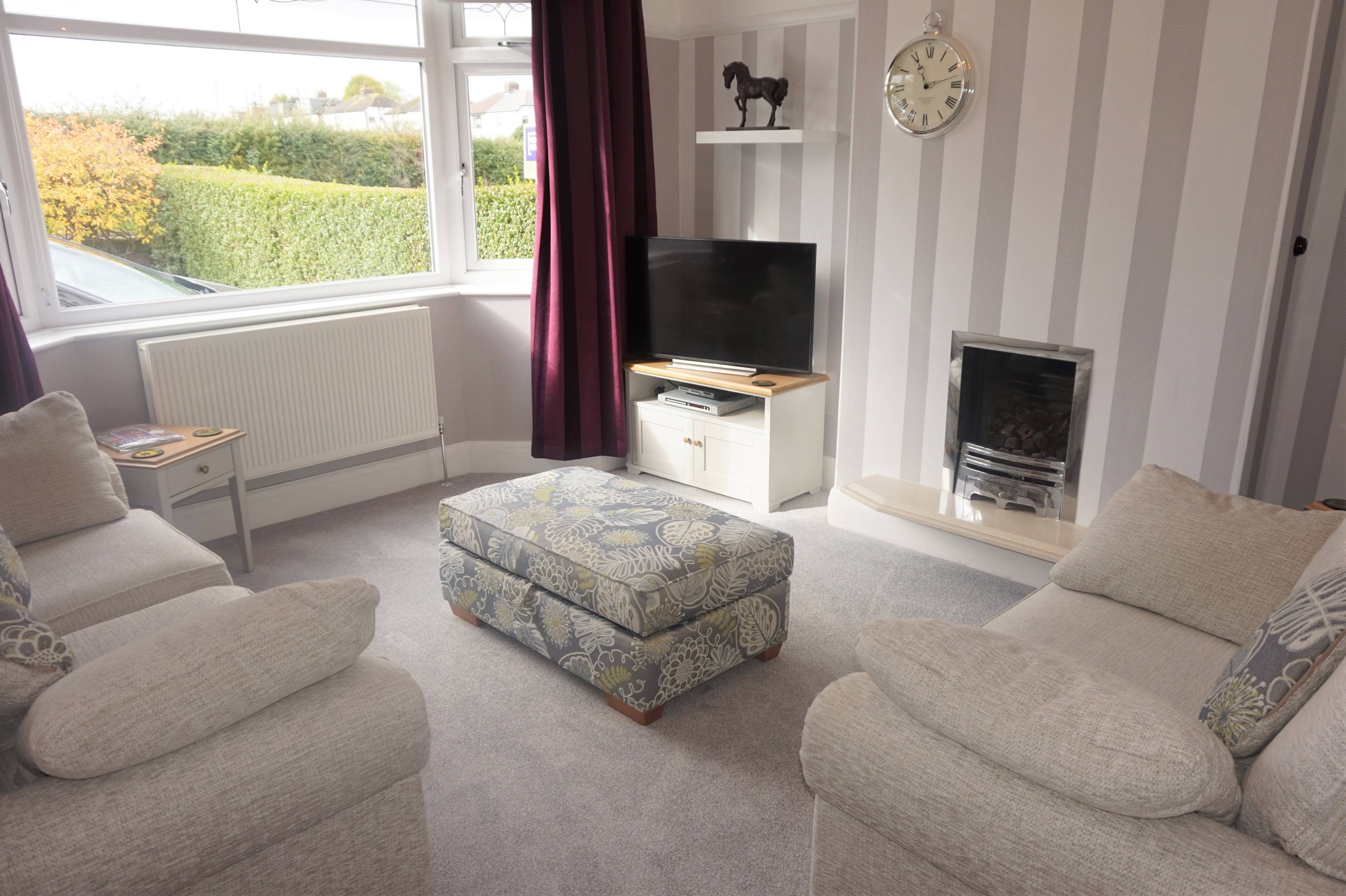 lounge      