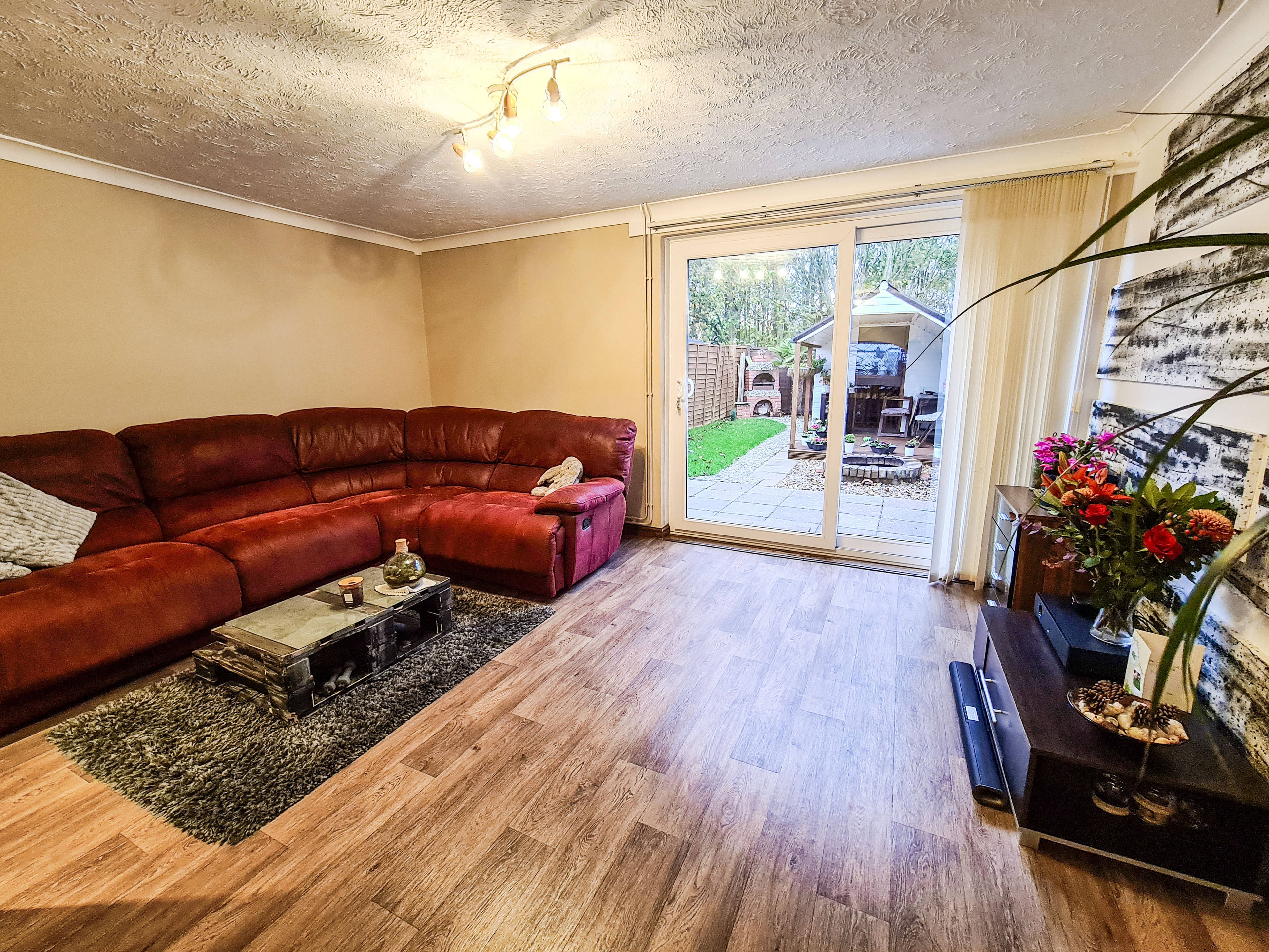 Lounge/Dining Room