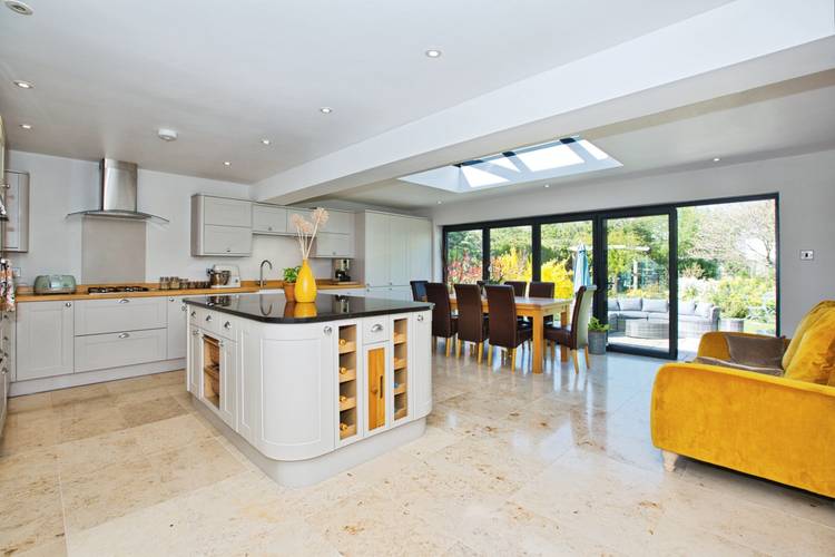 4 bedroom detached house