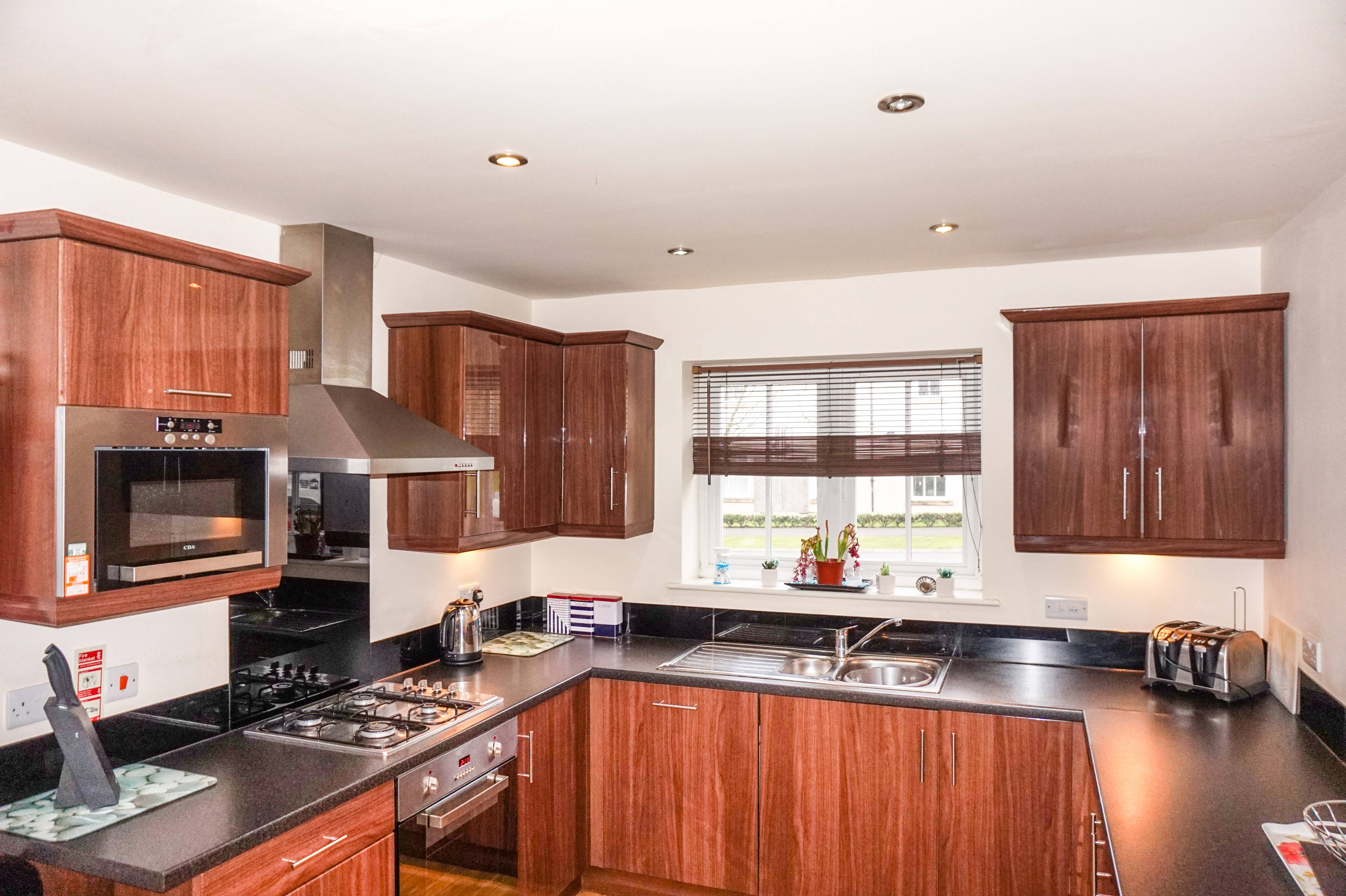 Lounge / Kitchen